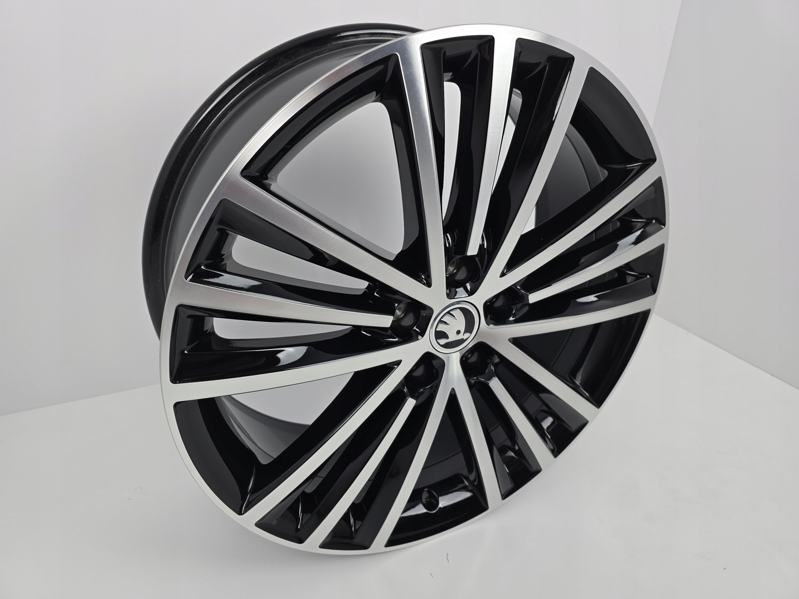 Alu Felge Skoda Karoq Kodiaq Aluminum rim 19 Zoll 7.0J 5x112 43ET 565601025BD