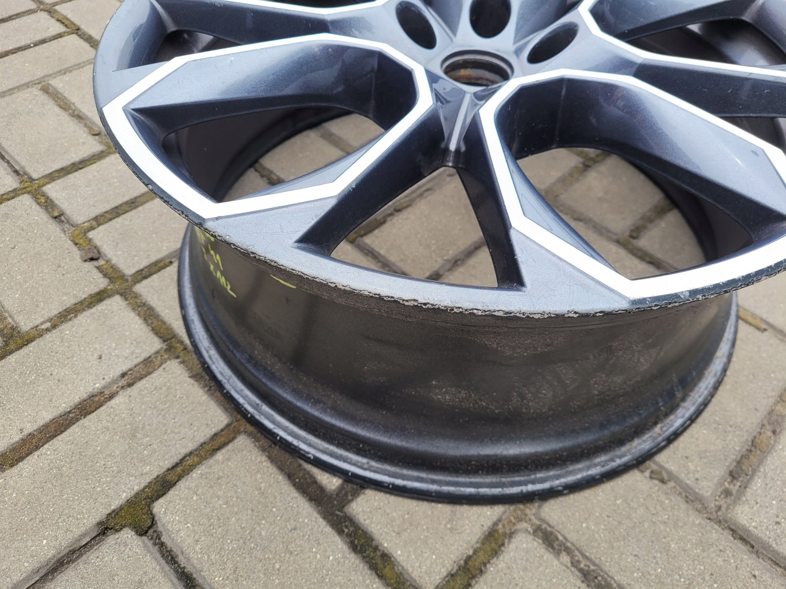 1x Alu Felge Skoda Kodiaq Aluminum rim 20 Zoll 8.0J 5x112 41ET 565601025