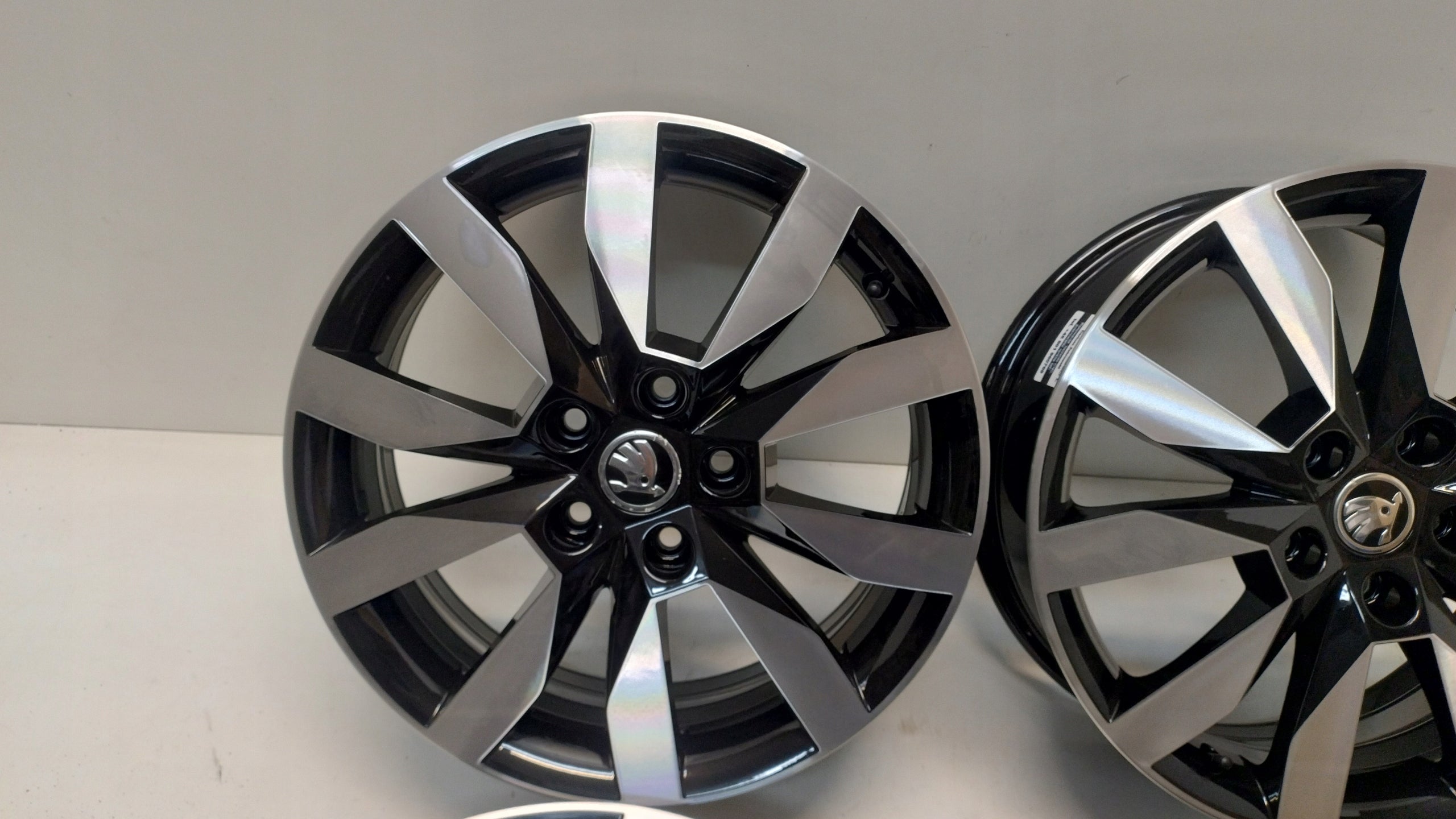 Alu Felge Skoda Octavia Superb 17 Zoll 6.0J 5x112 48ET 5E0601025N