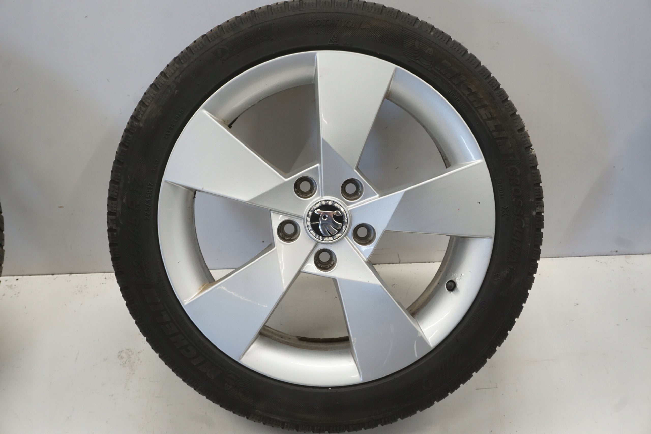 1x Alu Felge Skoda Octavia Aluminum rim 17 Zoll 7.0J 5x112 49ET 5E0601025D