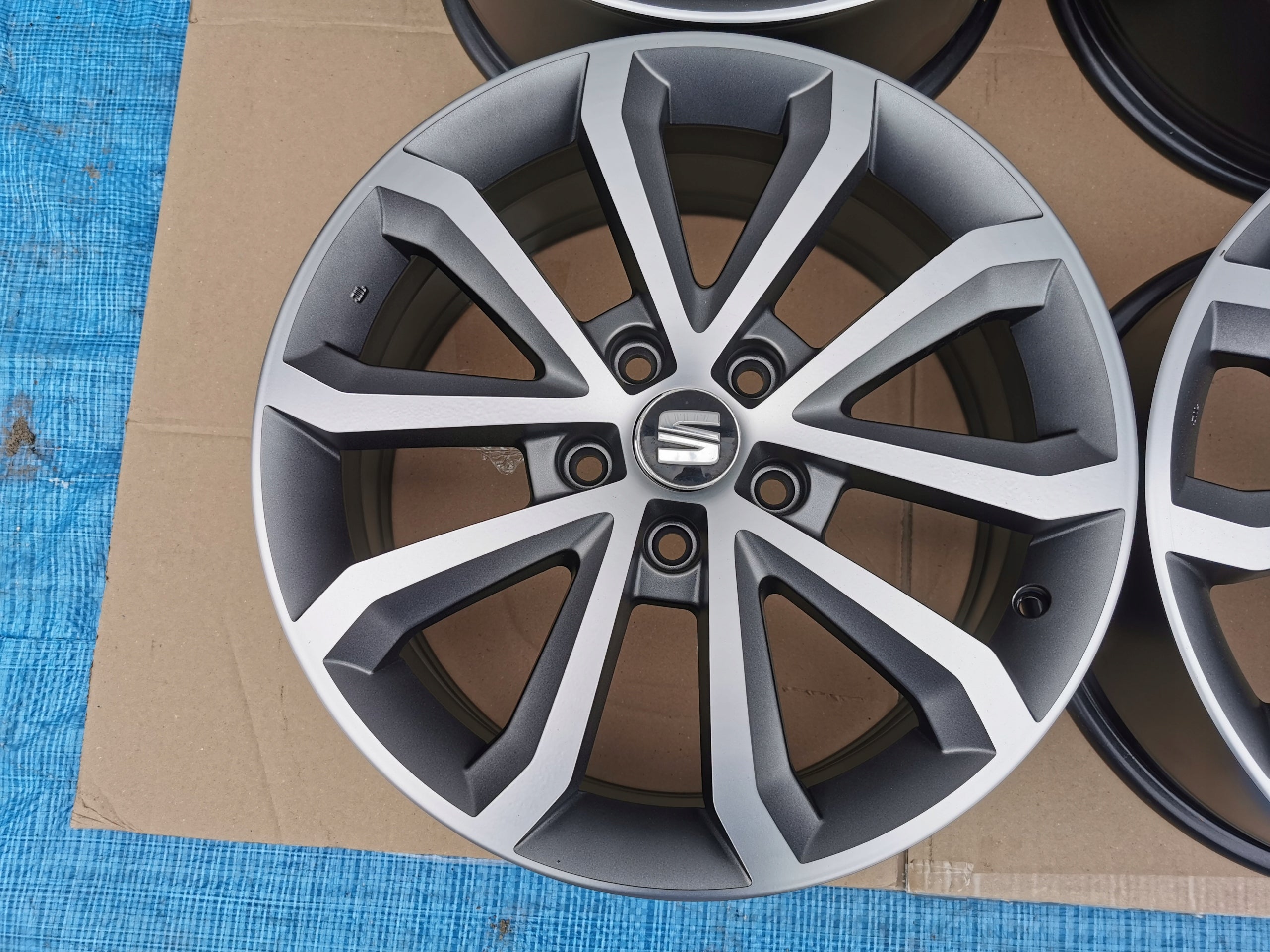 Alu Felge Skoda Octavia Aluminum rim 17 Zoll 7.0J 5x112 49ET 5E0601025BC