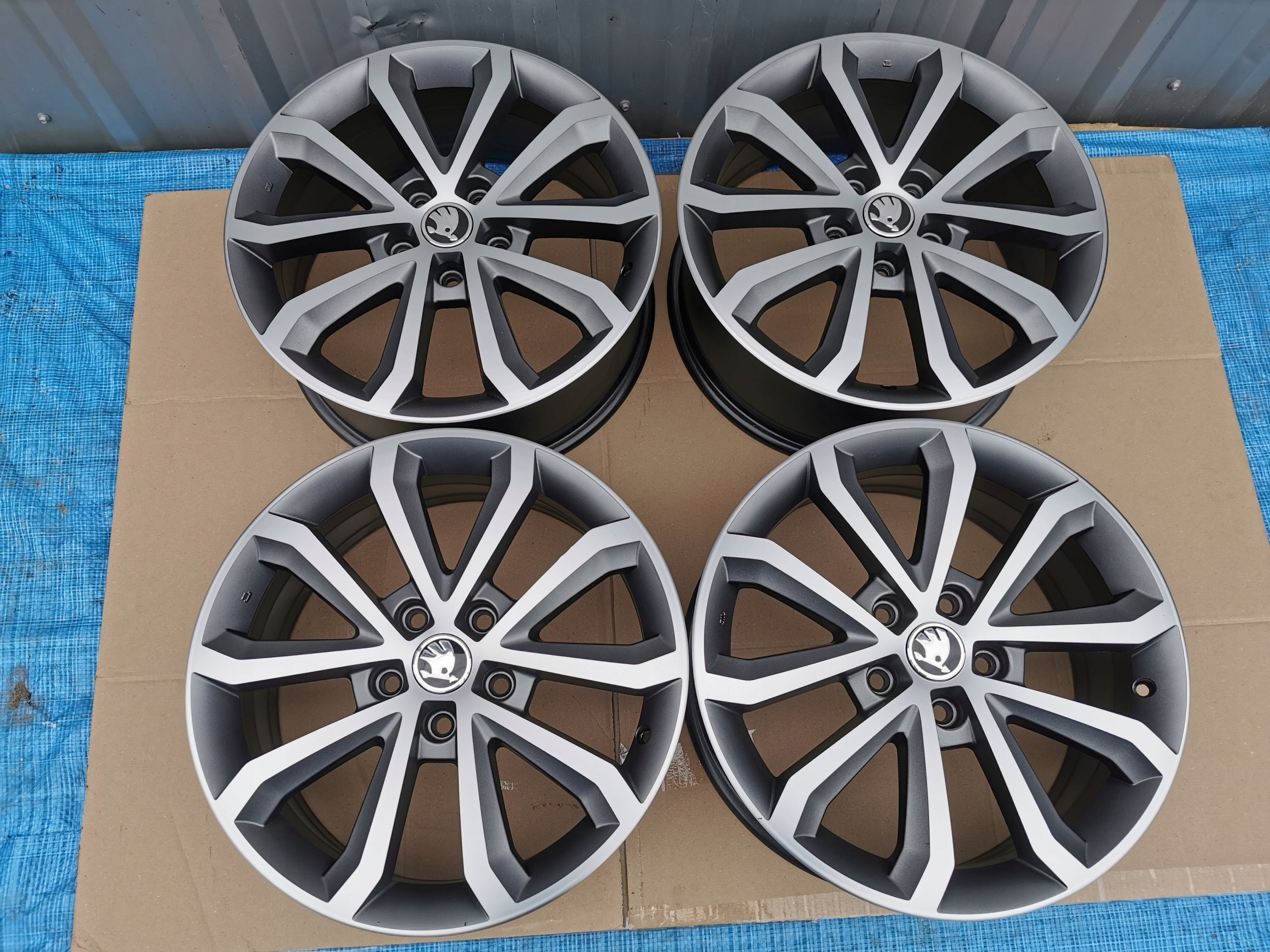 Alu Felge Skoda Octavia Aluminum rim 17 Zoll 7.0J 5x112 49ET 5E0601025BC