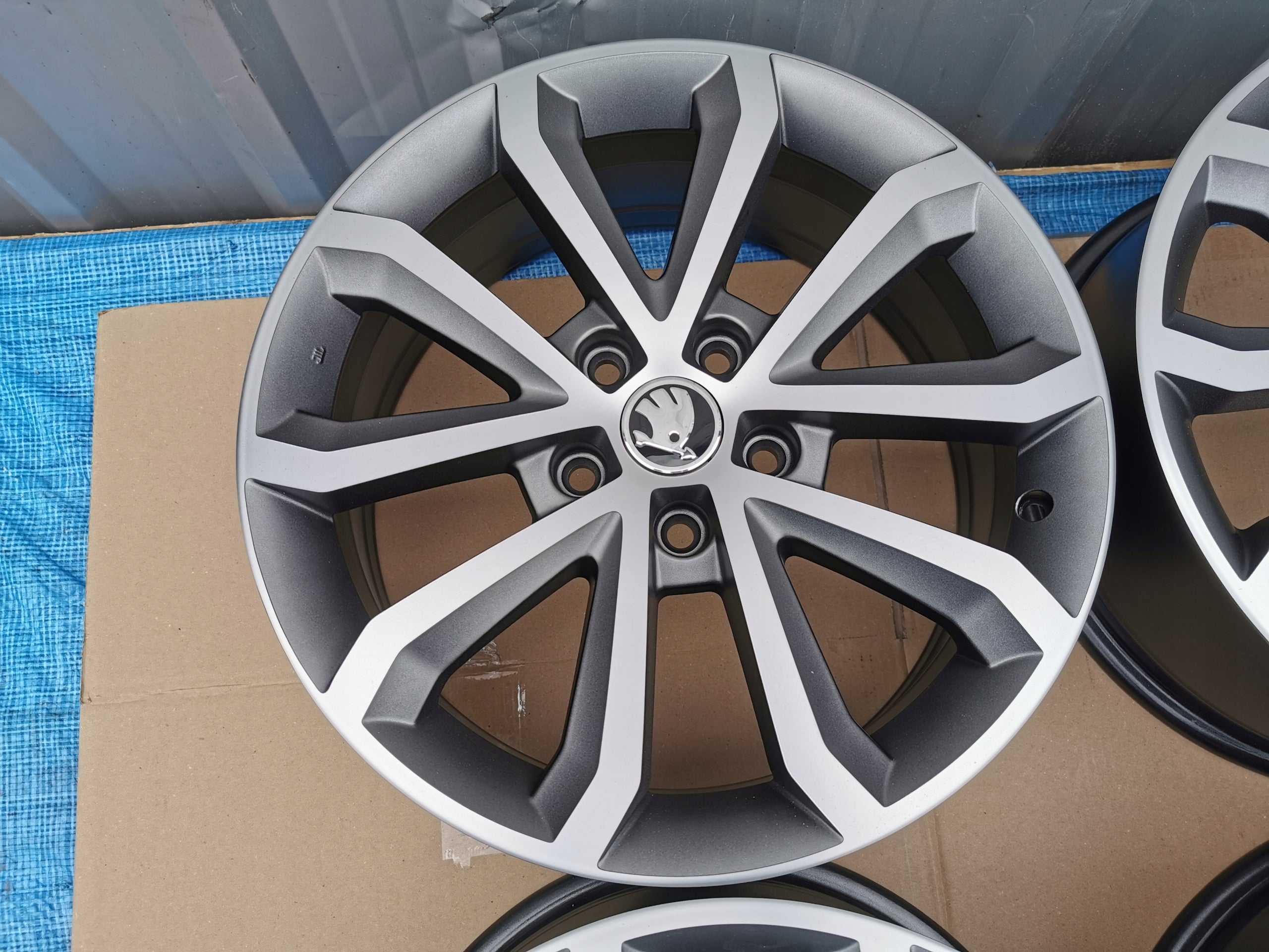 Alu Felge Skoda Octavia Aluminum rim 17 Zoll 7.0J 5x112 49ET 5E0601025BC