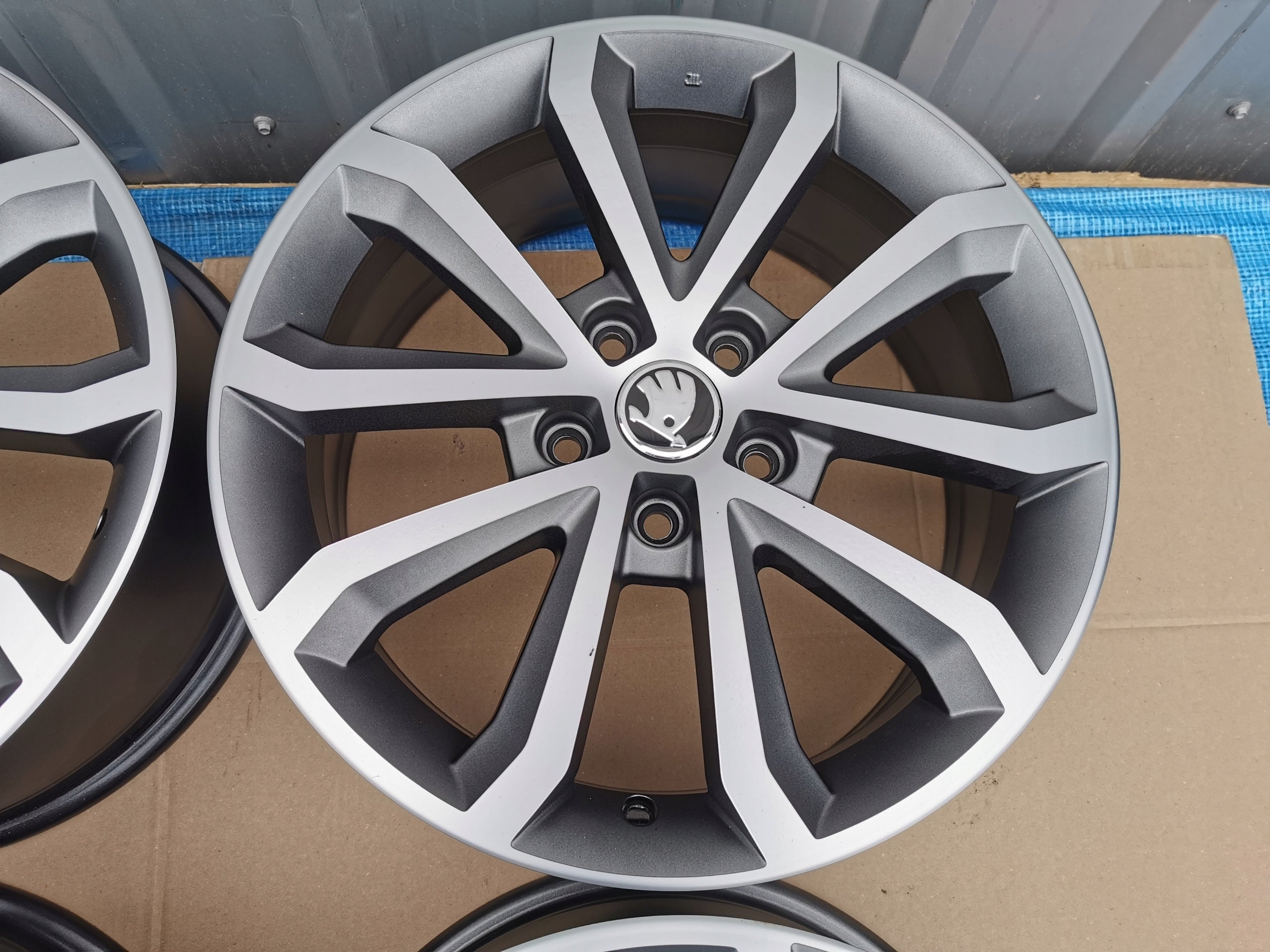 Alu Felge Skoda Octavia Aluminum rim 17 Zoll 7.0J 5x112 49ET 5E0601025BC