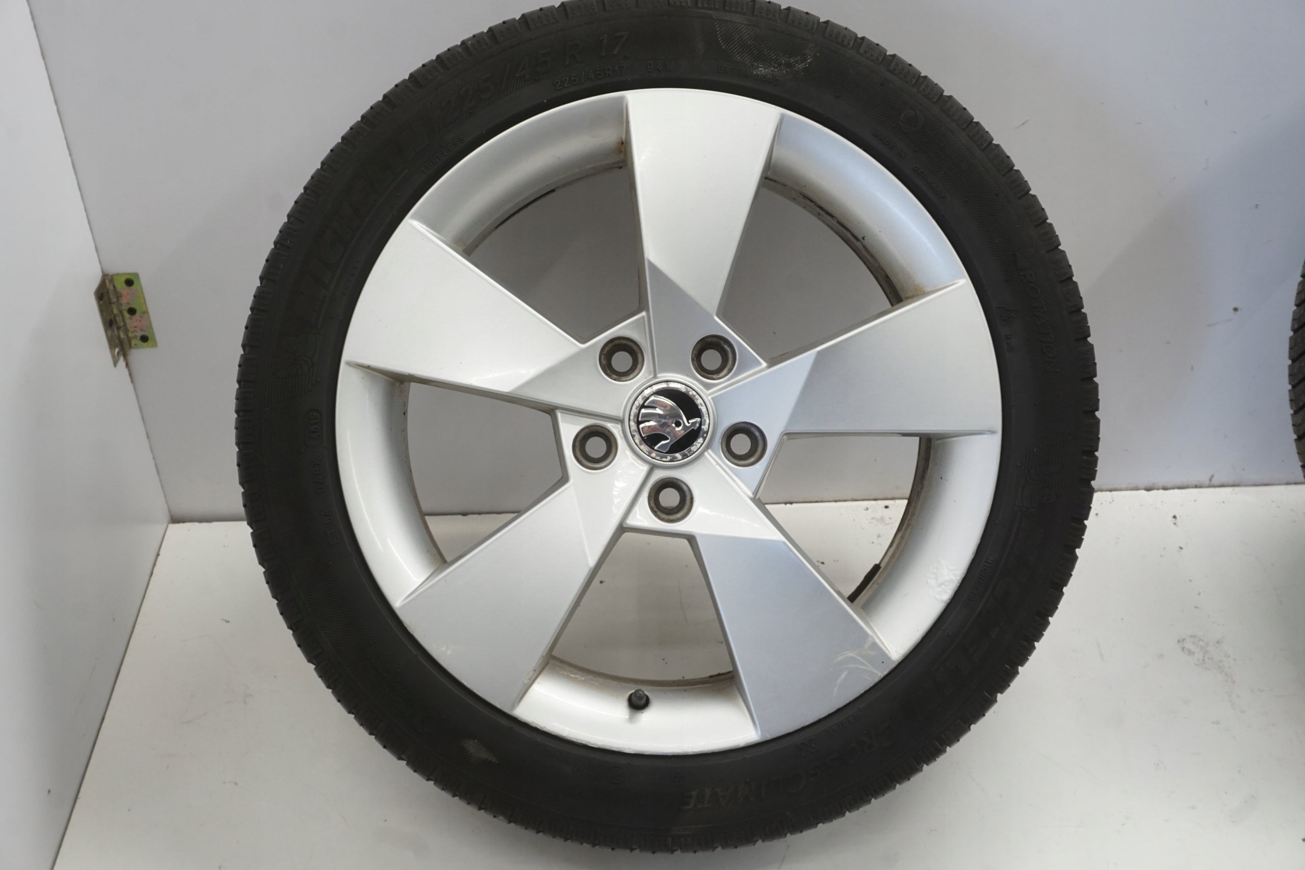 1x Alu Felge Skoda Octavia Aluminum rim 17 Zoll 7.0J 5x112 49ET 5E0601025D