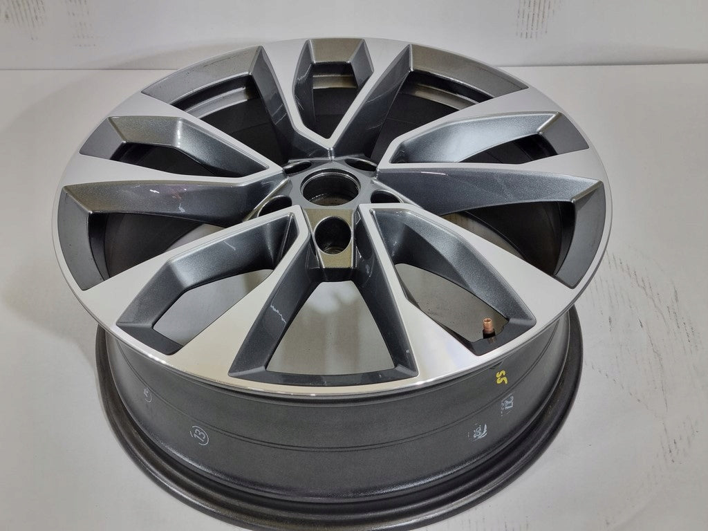 1x Alu Felge Skoda Octavia Aluminum rim 19 Zoll 7.0J 5x112 43ET 565601025