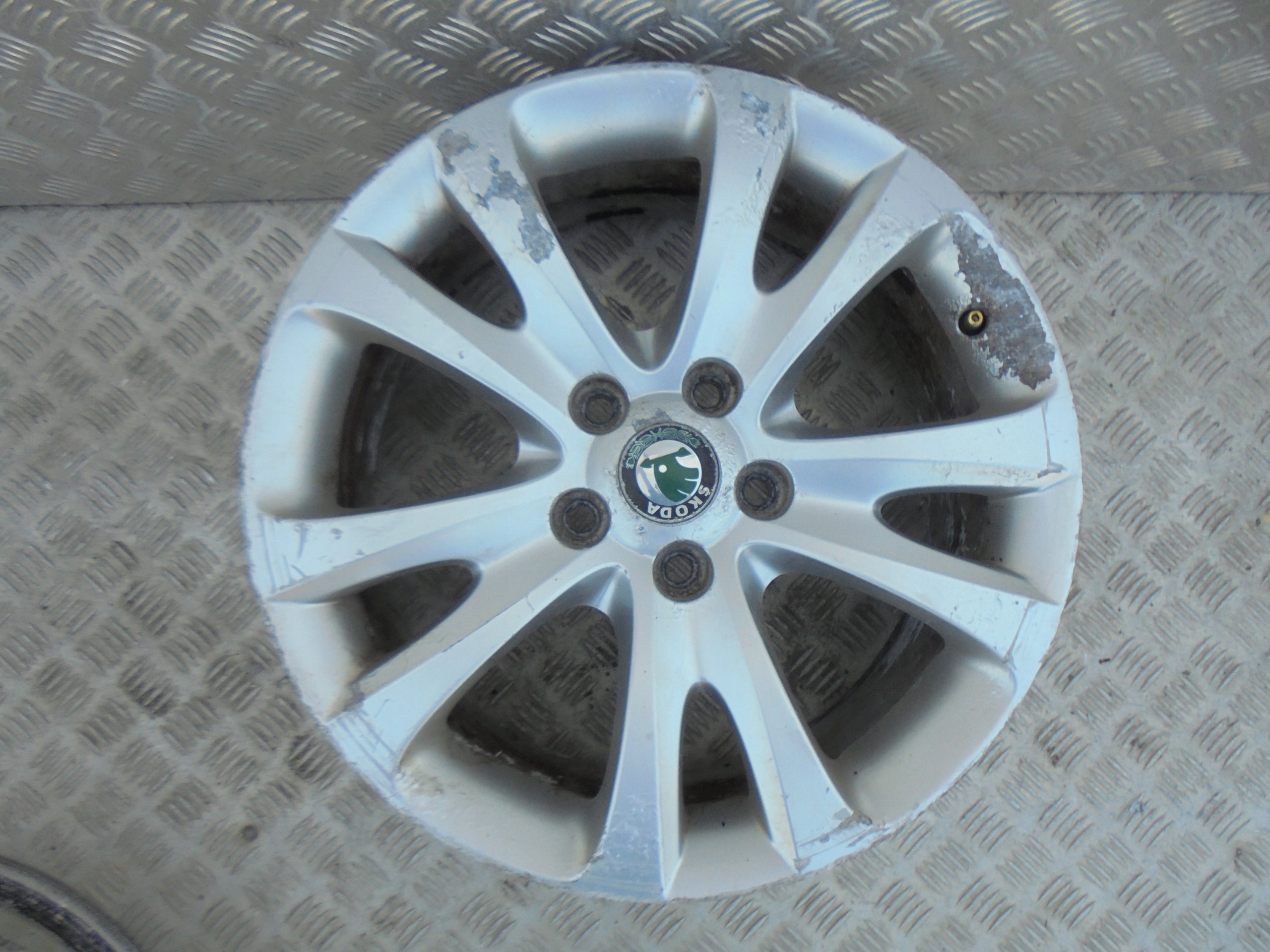 Alu Felge Skoda Superb Aluminum rim 17 Zoll 7.0J 5x112 49ET