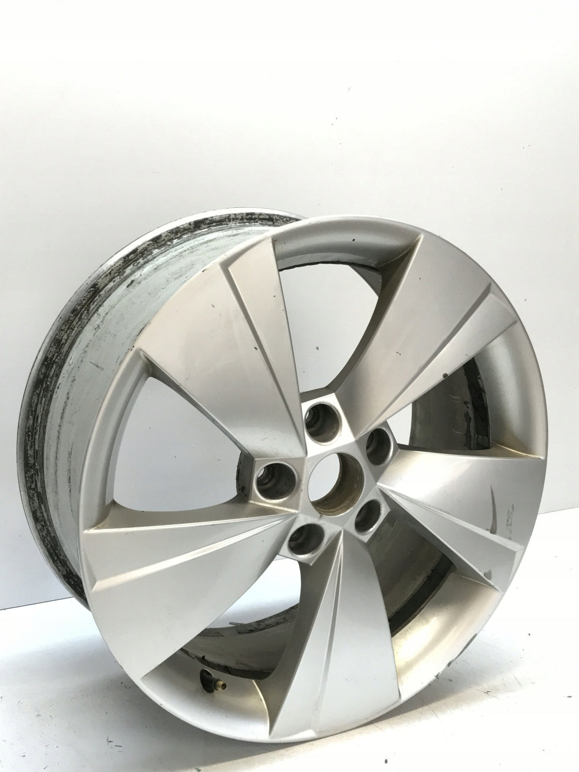 1x Alu Felge Skoda Superb Aluminum rim 17 Zoll 7.0J 5x112 47,5ET 3V0601025AB