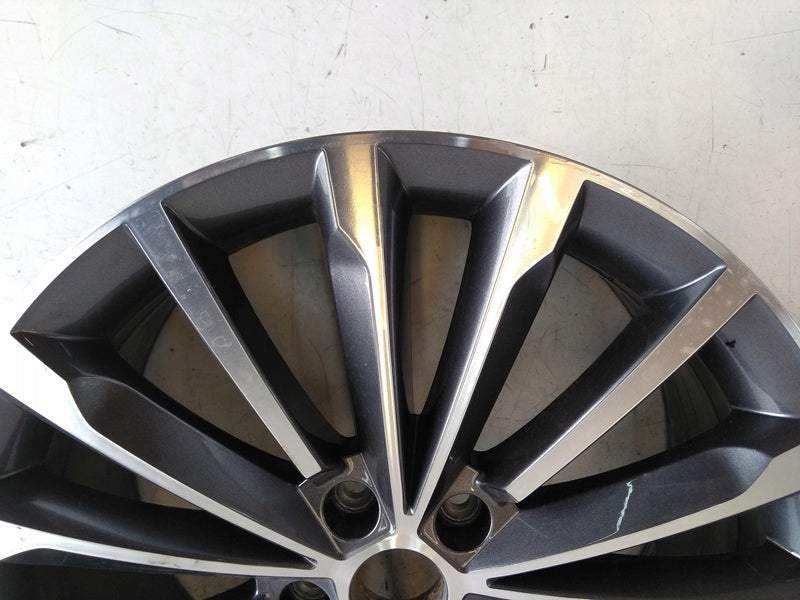 1x Alu Felge Skoda Superb Aluminum rim 19 Zoll 8.0J 5x112 44ET 3V0601025AM