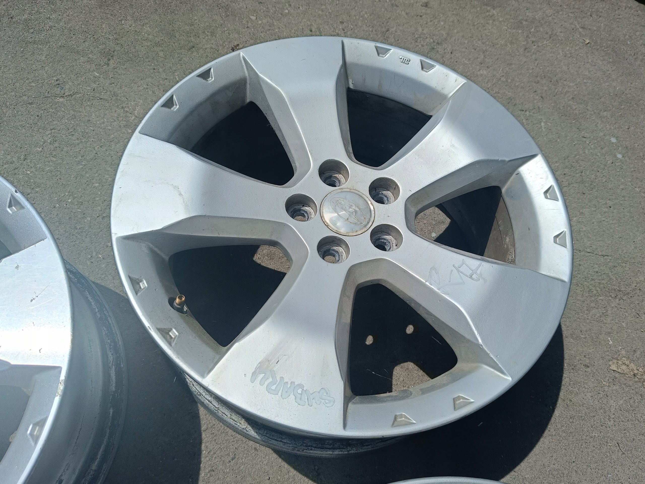 Alu Felge Subaru Forester Aluminum rim 17 Zoll 7.0J 5x100