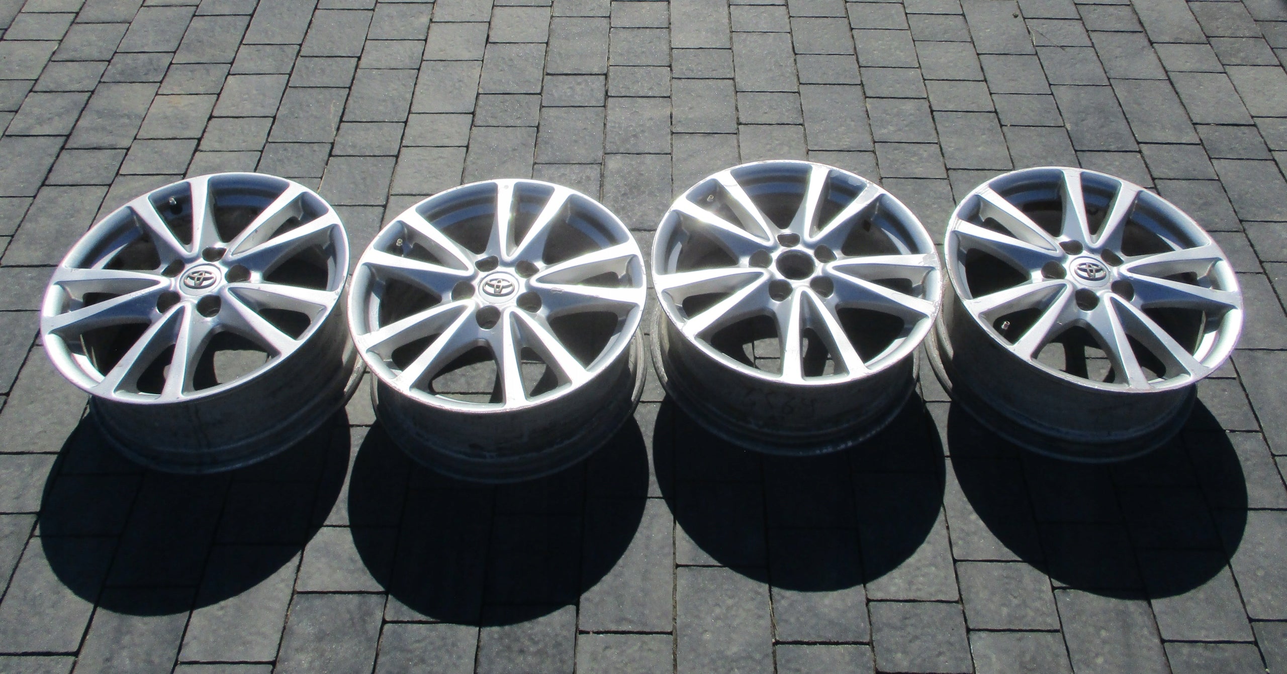 Alu Felge Toyota Coaster Aluminum rim 17 Zoll 7.0J 5x114.3 45ET