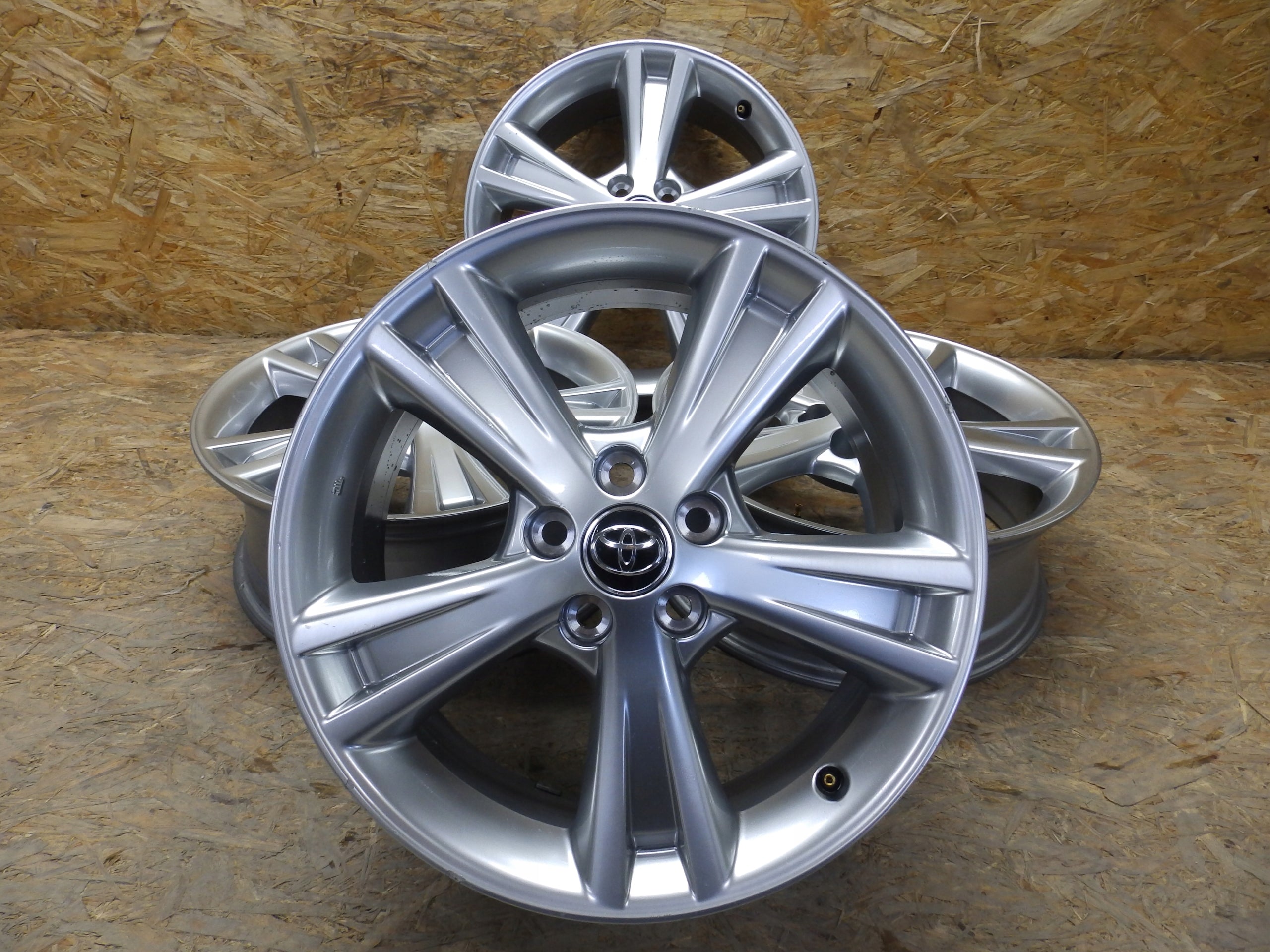  Alu Felge Toyota RAV4 Aluminum rim 18 Zoll 7.0J 5x114.3 35ET product image