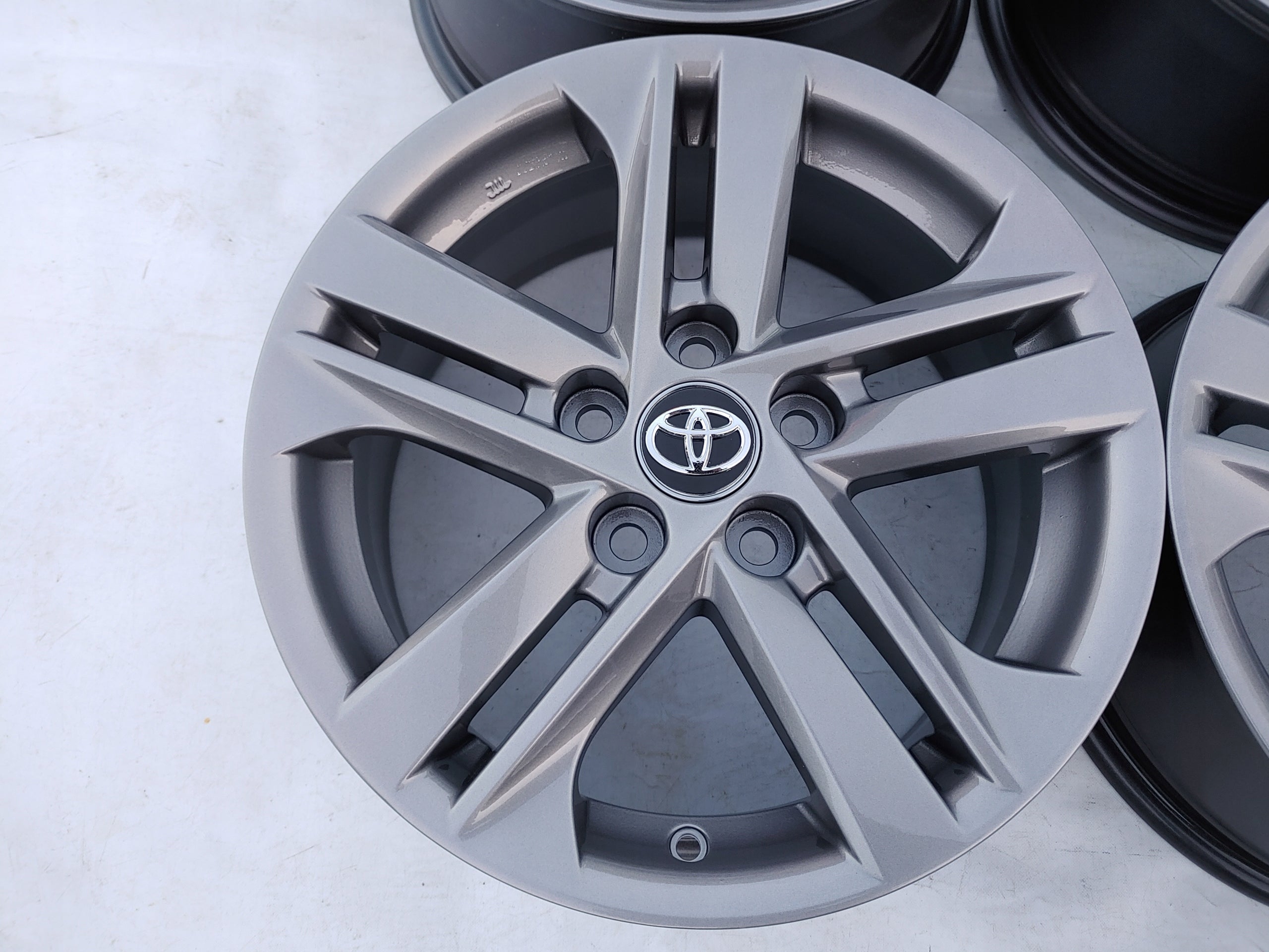 Alu Felge Toyota Yaris Cross Auris Avensis Corolla Yaris 16 Zoll 7.0J 5x114.3 40ET 4261102R20