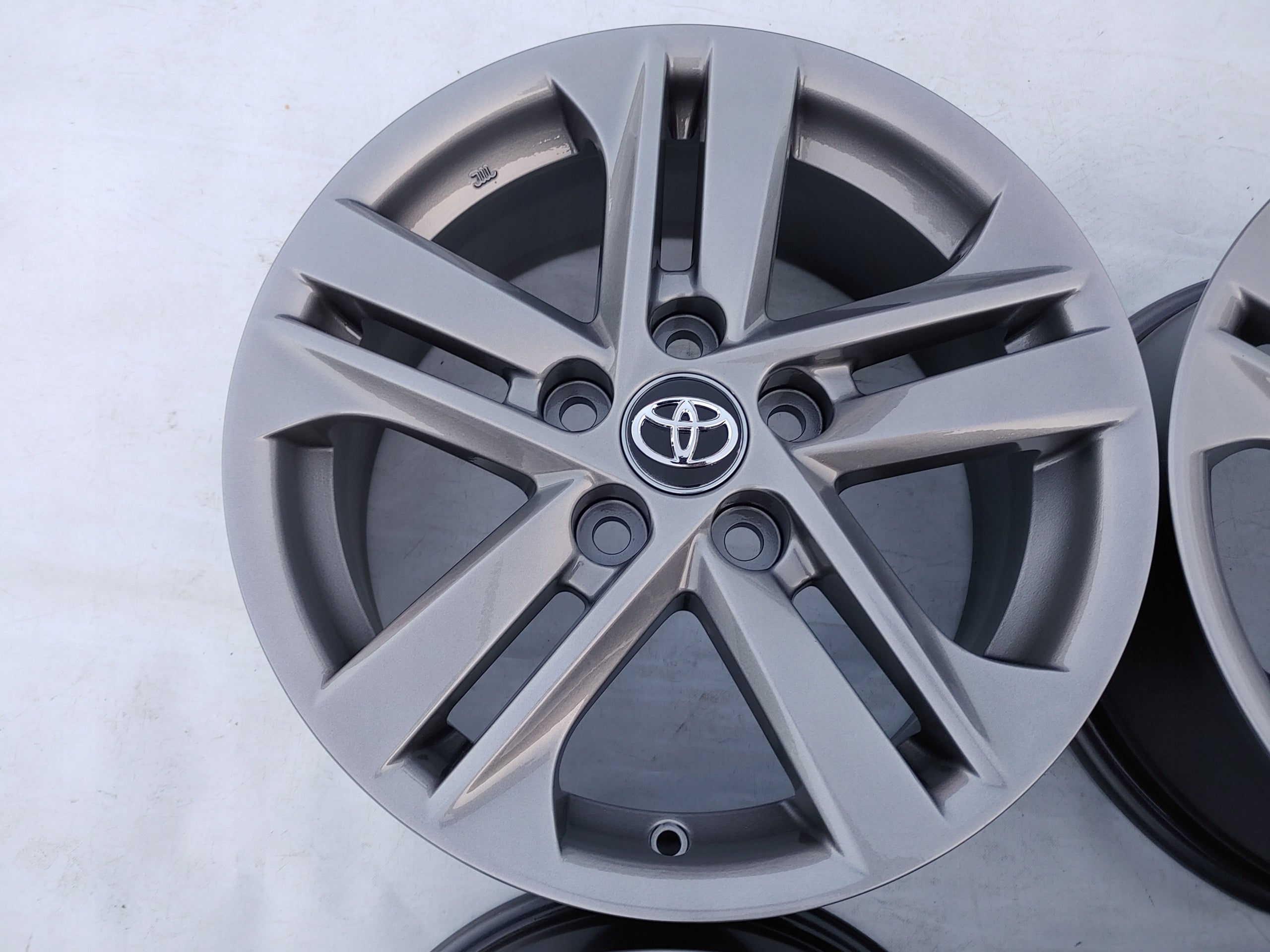 Alu Felge Toyota Yaris Cross Auris Avensis Corolla Yaris 16 Zoll 7.0J 5x114.3 40ET 4261102R20