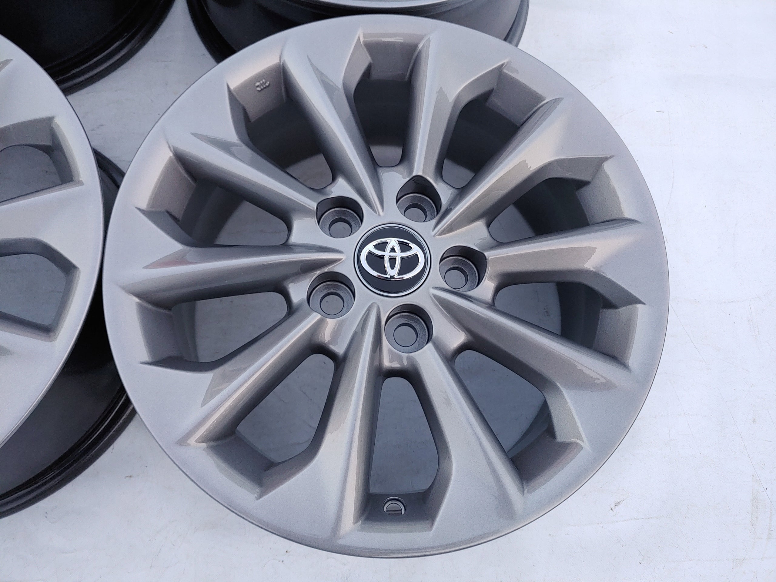 Alu Felge Toyota Yaris Cross Auris Avensis Corolla Yaris 16 Zoll 7.0J 5x114.3 40ET 4261102R10