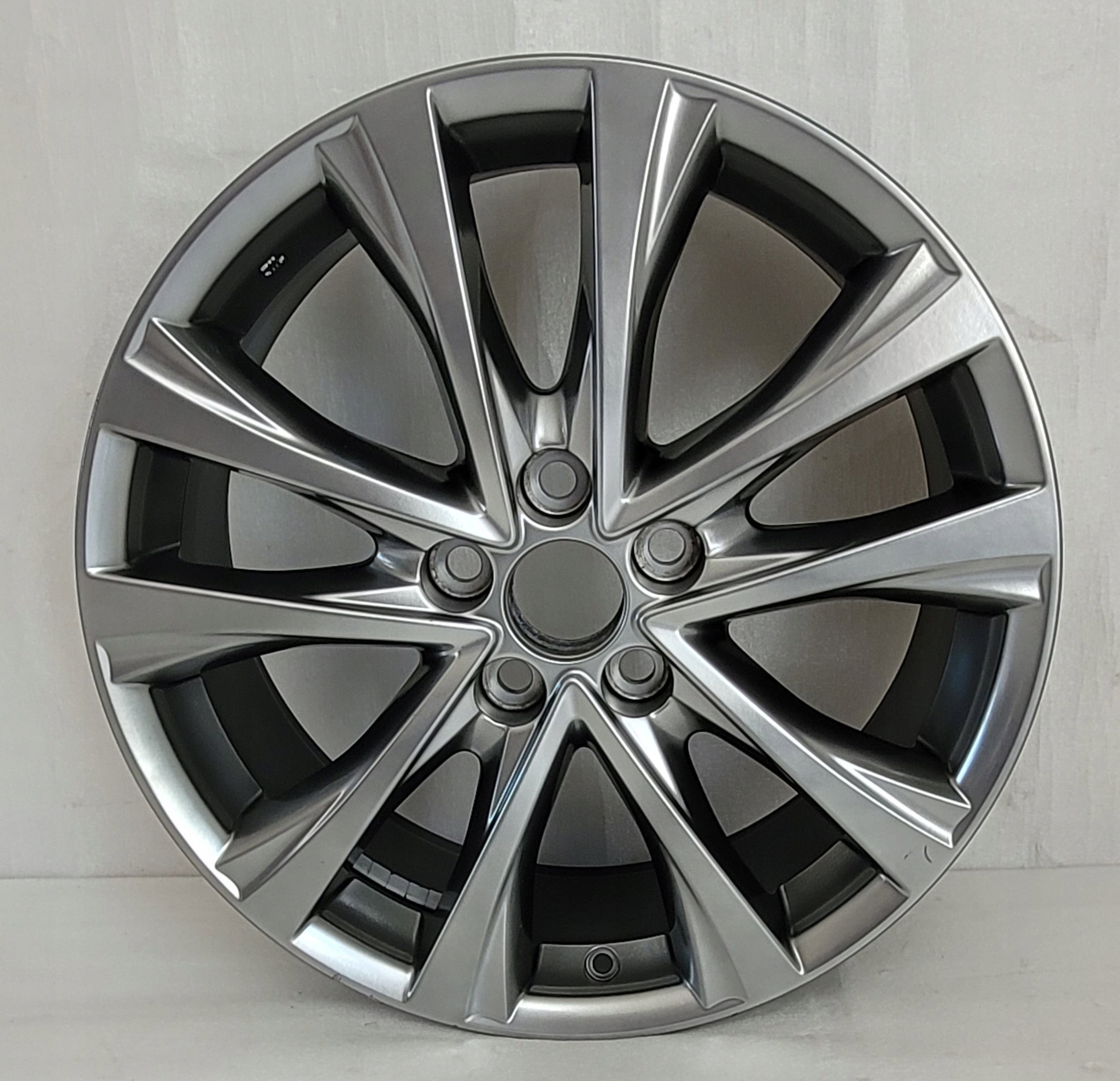 1x Alu Felge Toyota RAV4 Aluminum rim 18 Zoll 7.5J 5x114.3 45ET