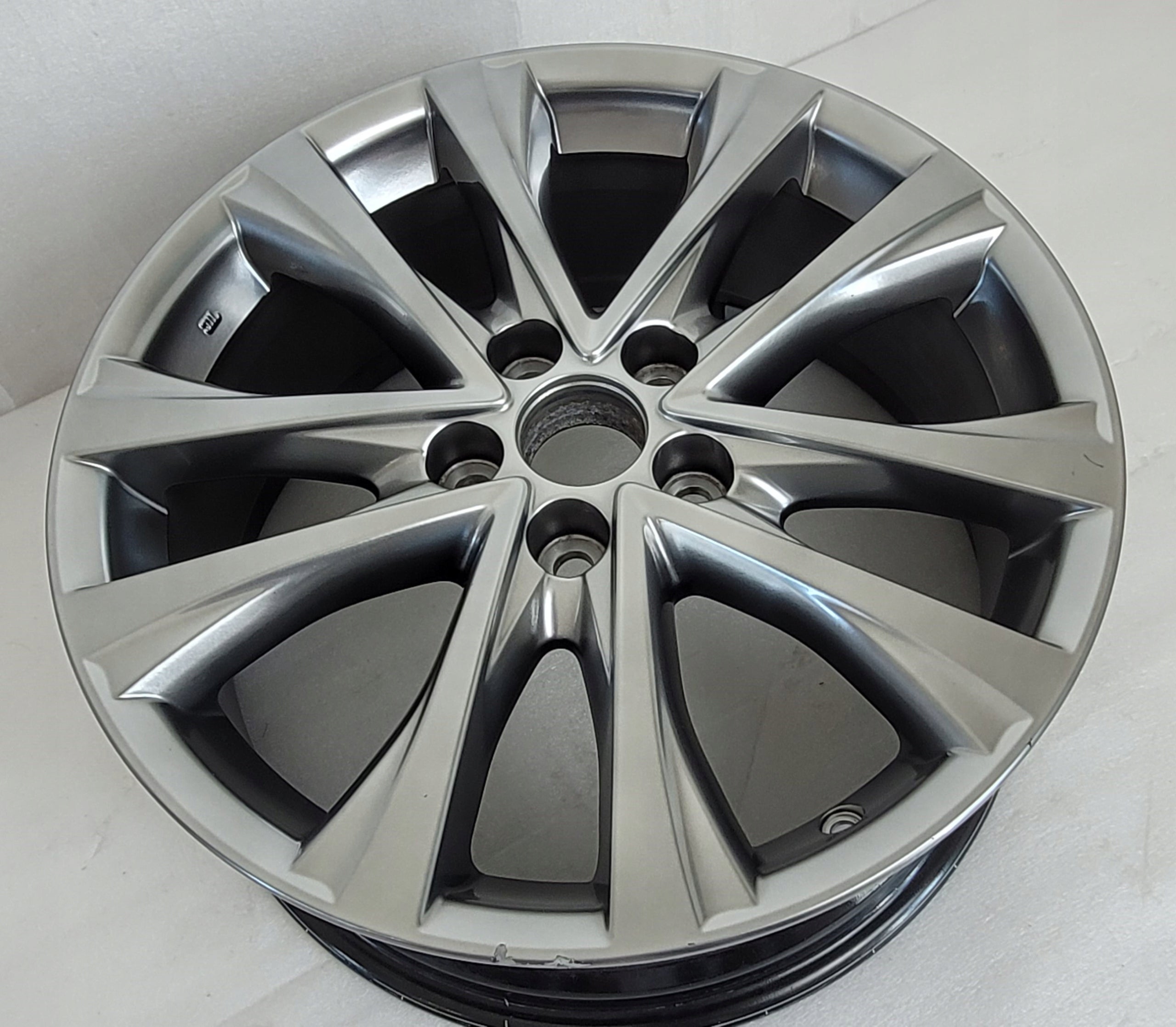 1x Alu Felge Toyota RAV4 Aluminum rim 18 Zoll 7.5J 5x114.3 45ET