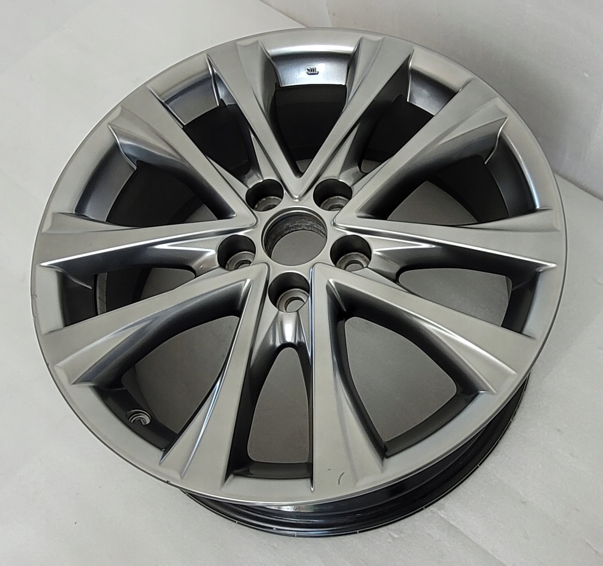 1x Alu Felge Toyota RAV4 Aluminum rim 18 Zoll 7.5J 5x114.3 45ET