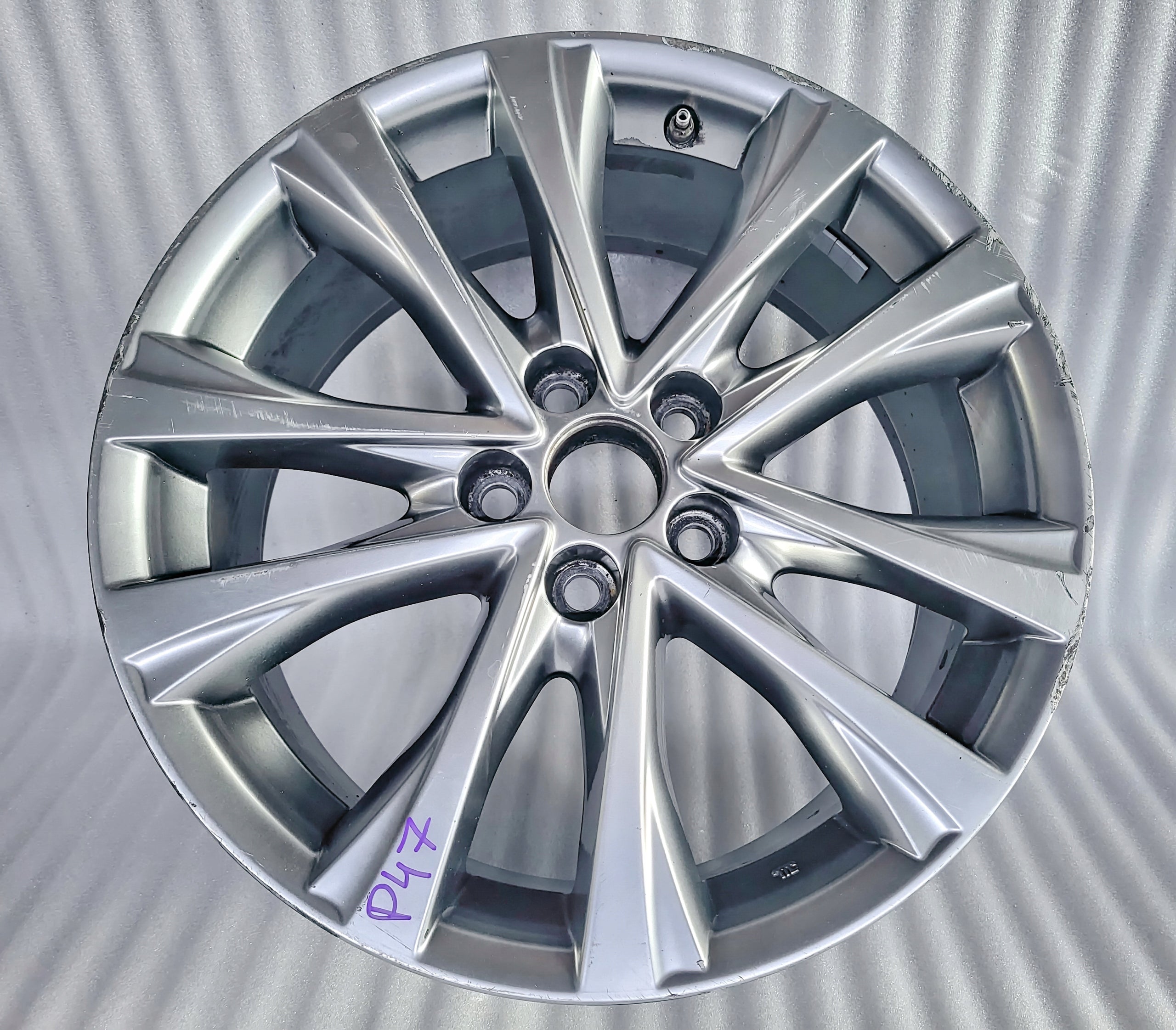 1x Alu Felge Toyota RAV4 Avensis Aluminum rim 18 Zoll 7.5J 5x114.3 45ET