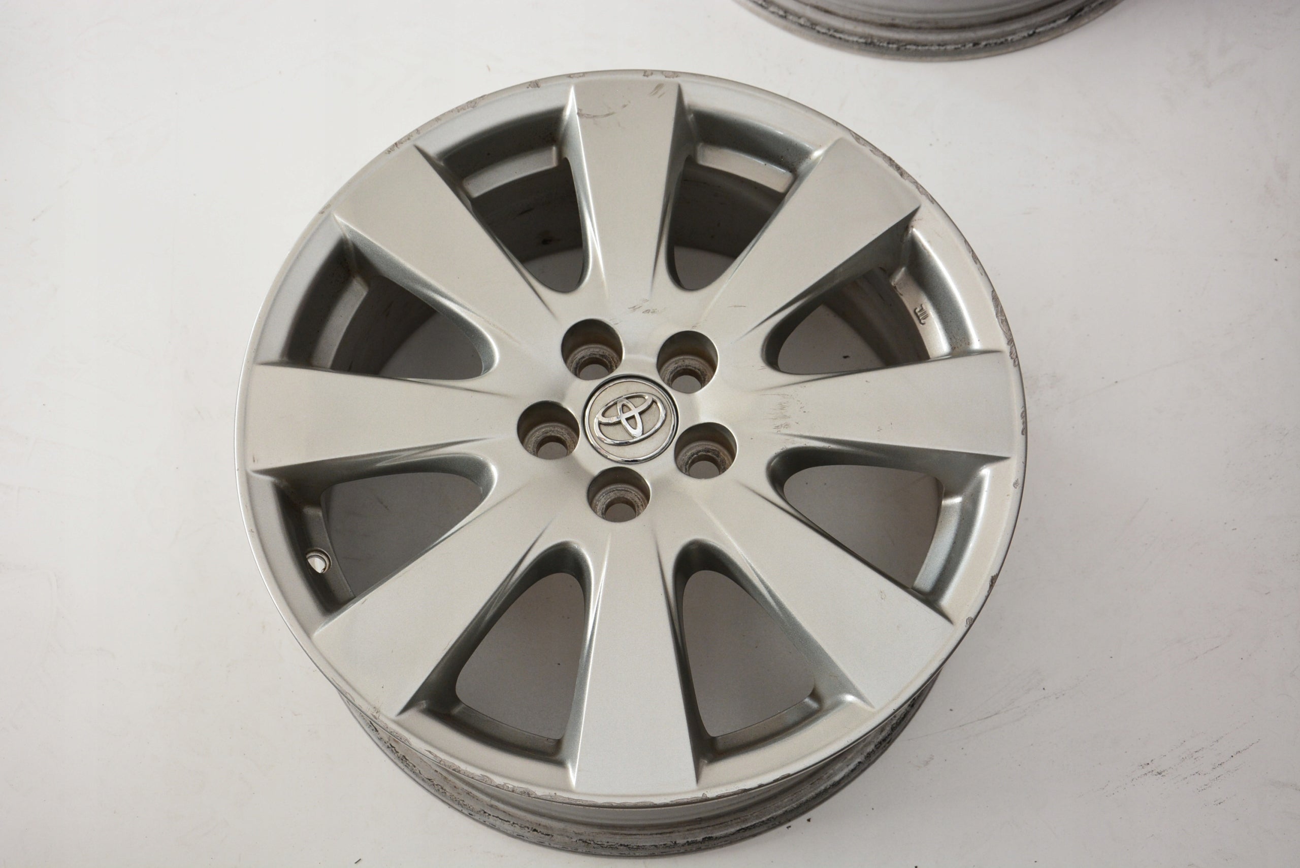  Alu Felge Toyota Yaris Cross Aluminum rim 17 Zoll 7.0J 5x100 45ET 42611YY200 product image