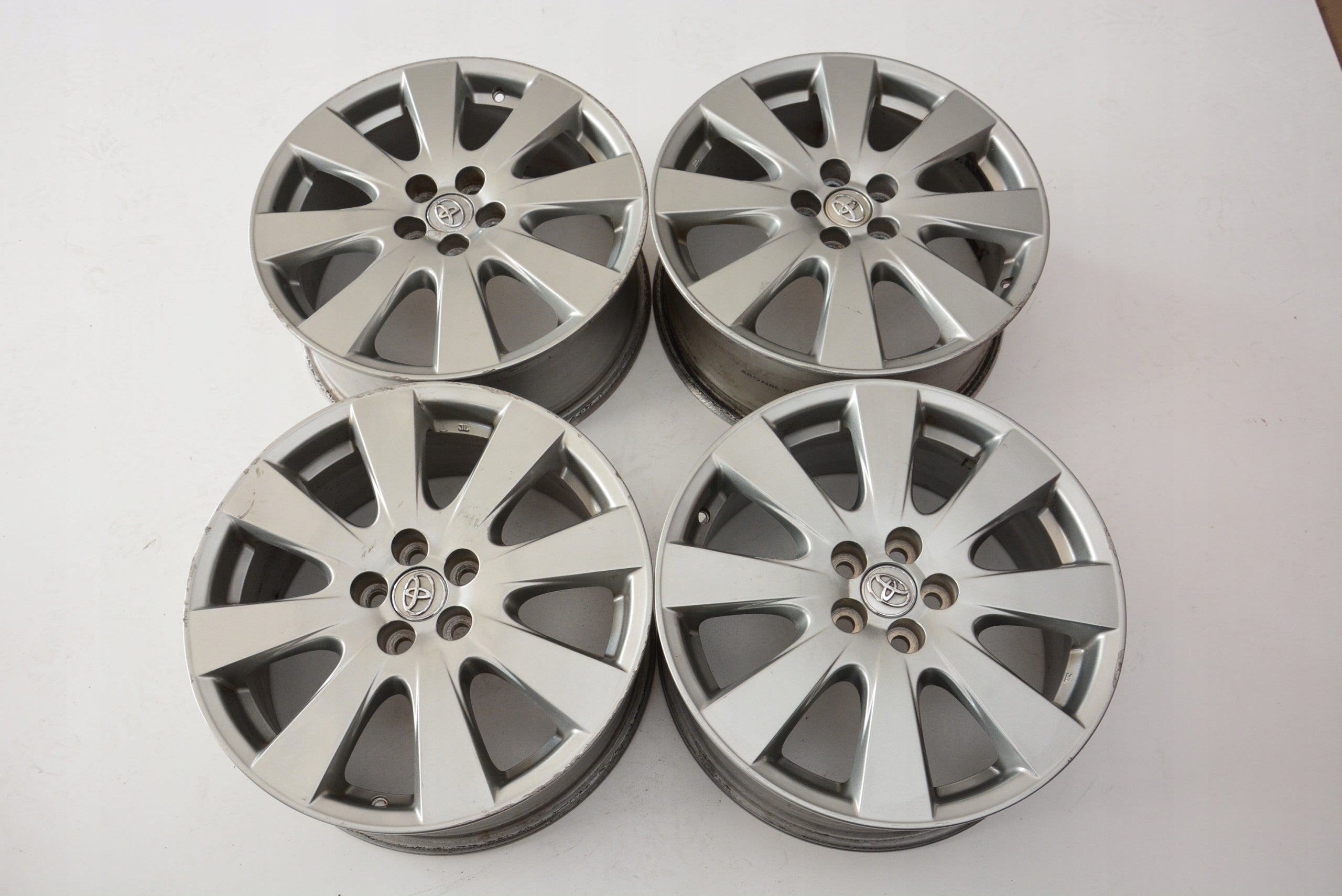 Alu Felge Toyota Yaris Cross Aluminum rim 17 Zoll 7.0J 5x100 45ET 42611YY200