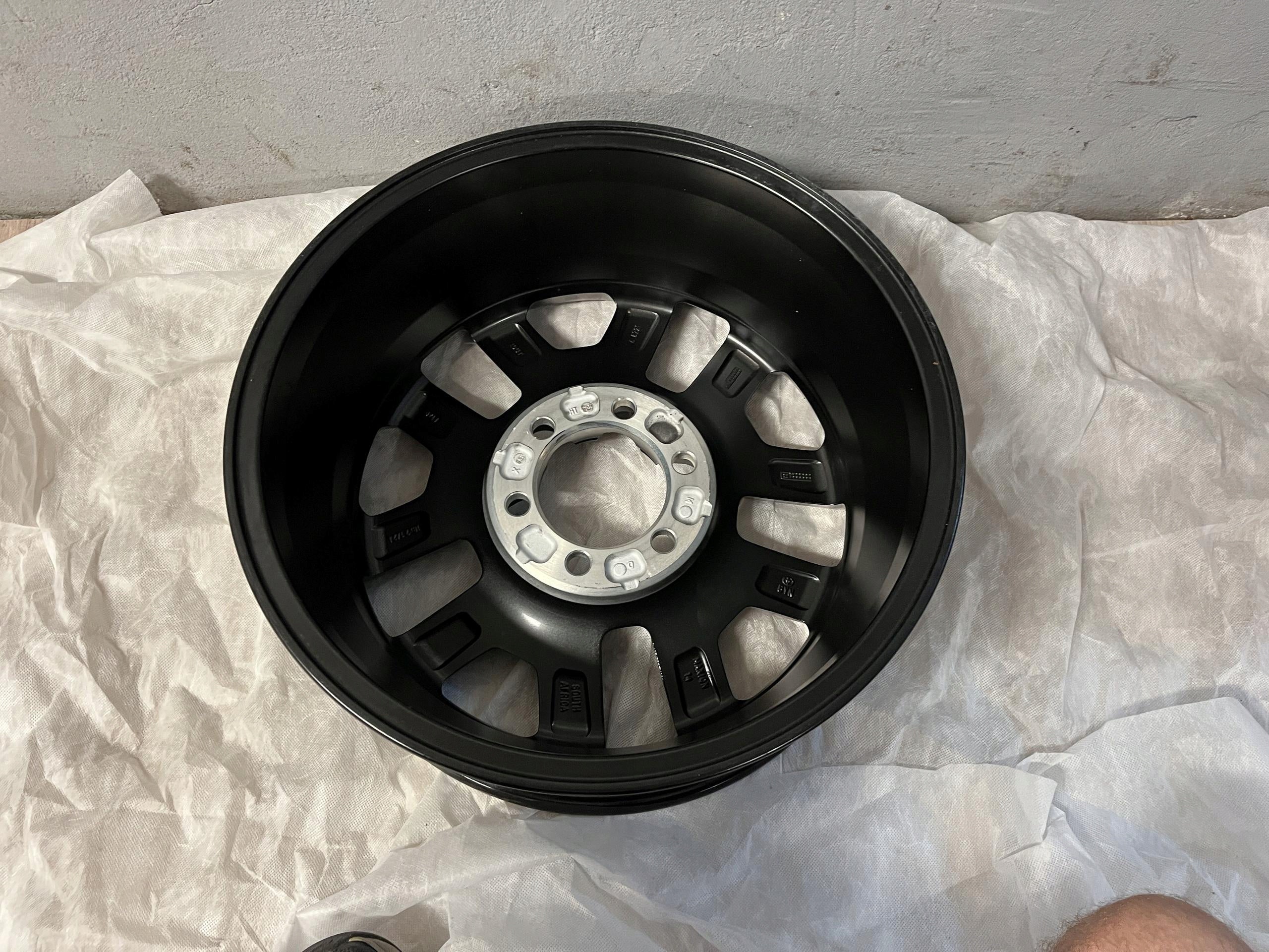 1x Alu Felge Toyota Hilux Aluminum rim 18 Zoll 7.5J 6x139.7 30ET