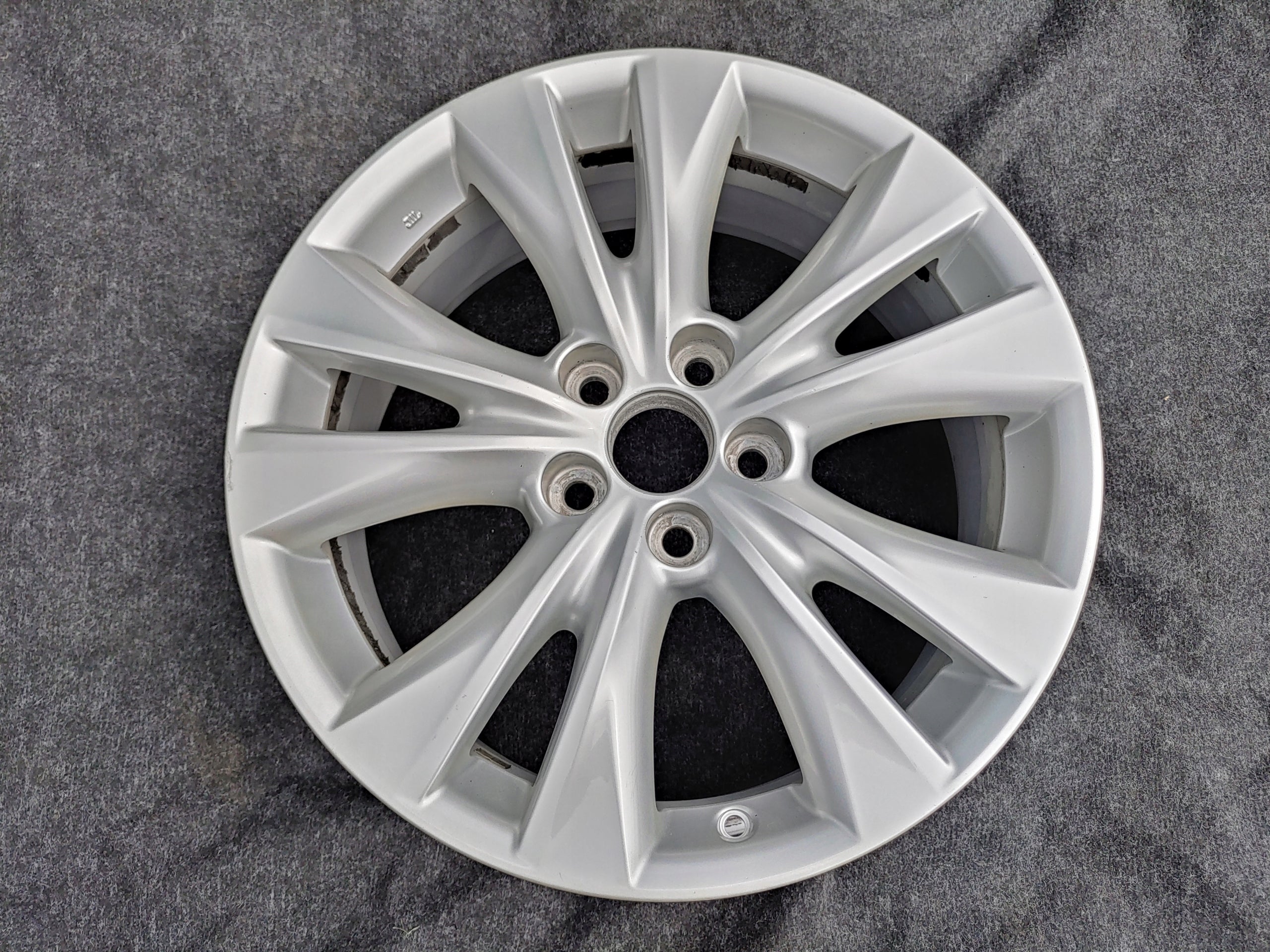 1x Alu Felge Toyota FJ Cruiser Aluminum rim 18 Zoll 7.5J 5x114.3 45ET