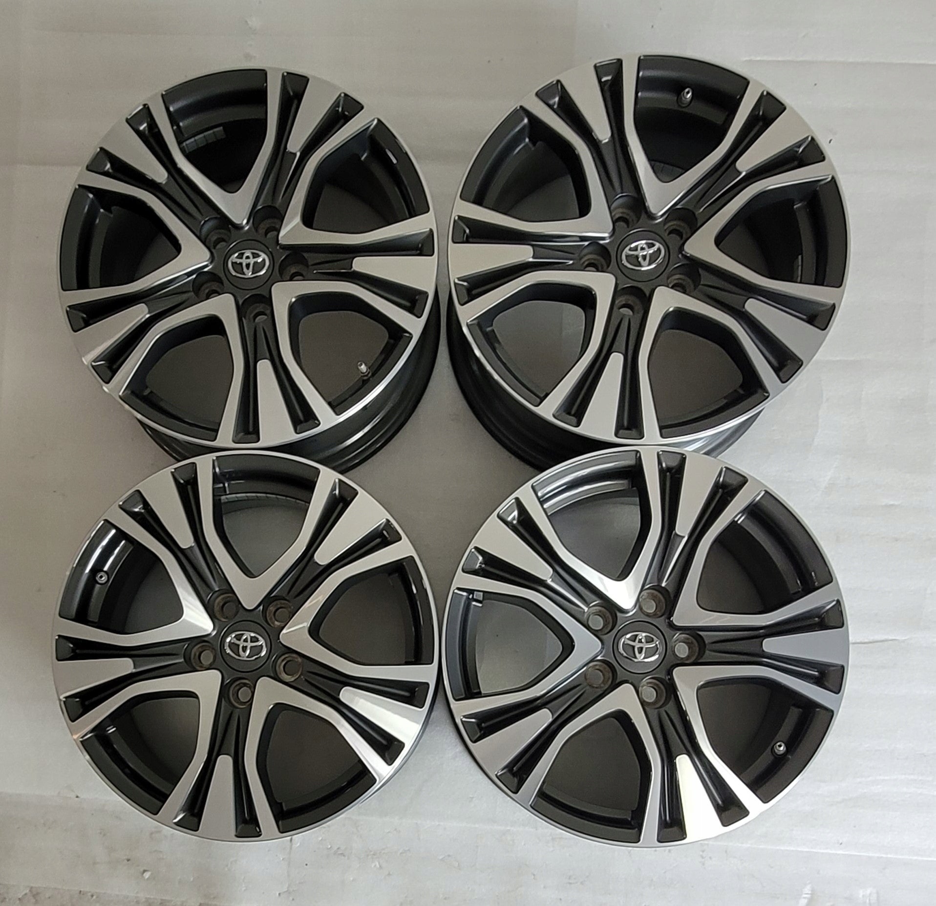 Alu Felge Toyota RAV4 Corolla Aluminum rim 17 Zoll 7.0J 5x114.3 39ET