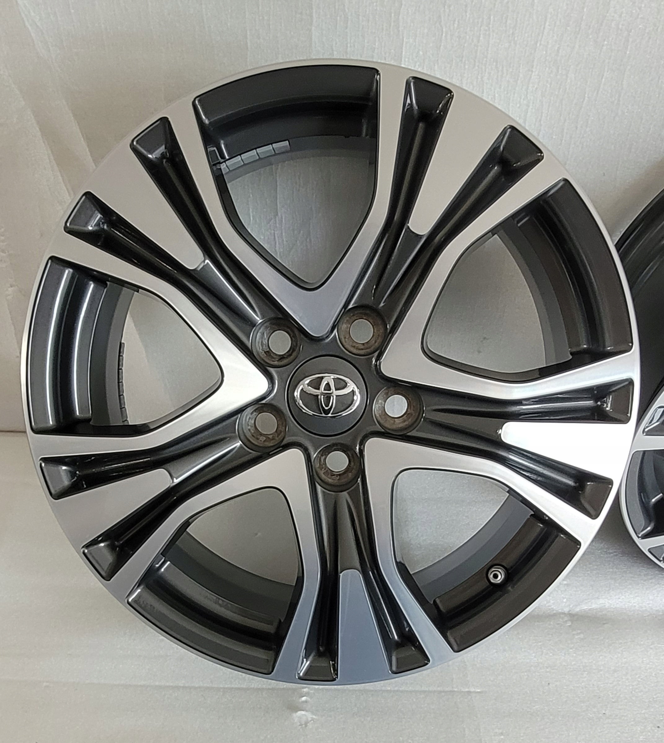 Alu Felge Toyota RAV4 Corolla Aluminum rim 17 Zoll 7.0J 5x114.3 39ET