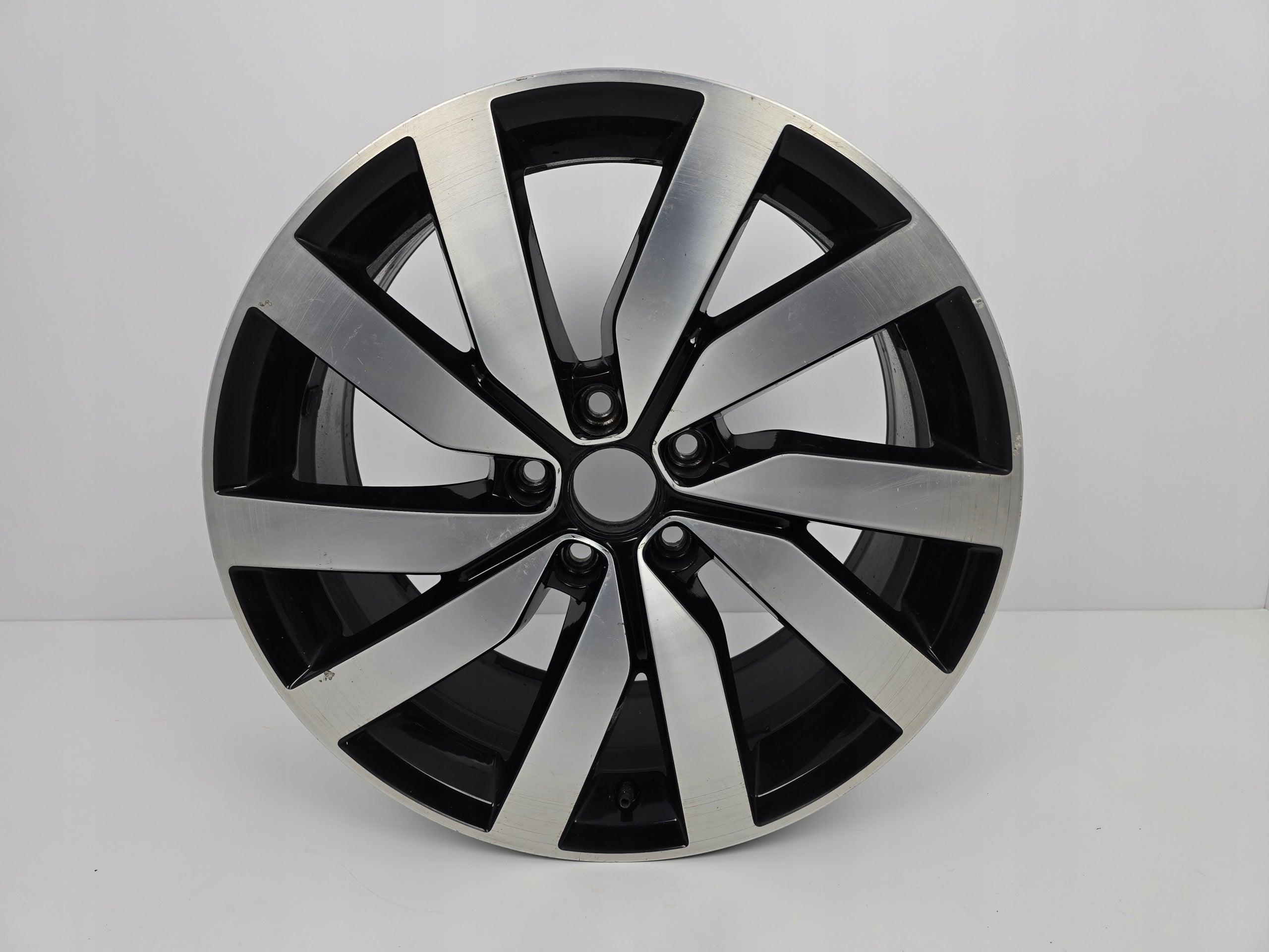 1x Alu Felge Volkswagen Sharan Aluminum rim 18 Zoll 7.5J 5x112 35ET