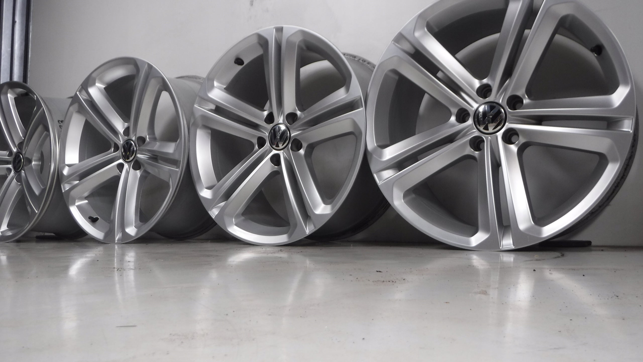 Alu Felge Volkswagen Tiguan Aluminum rim 19 Zoll 9.0J 5x112 33ET