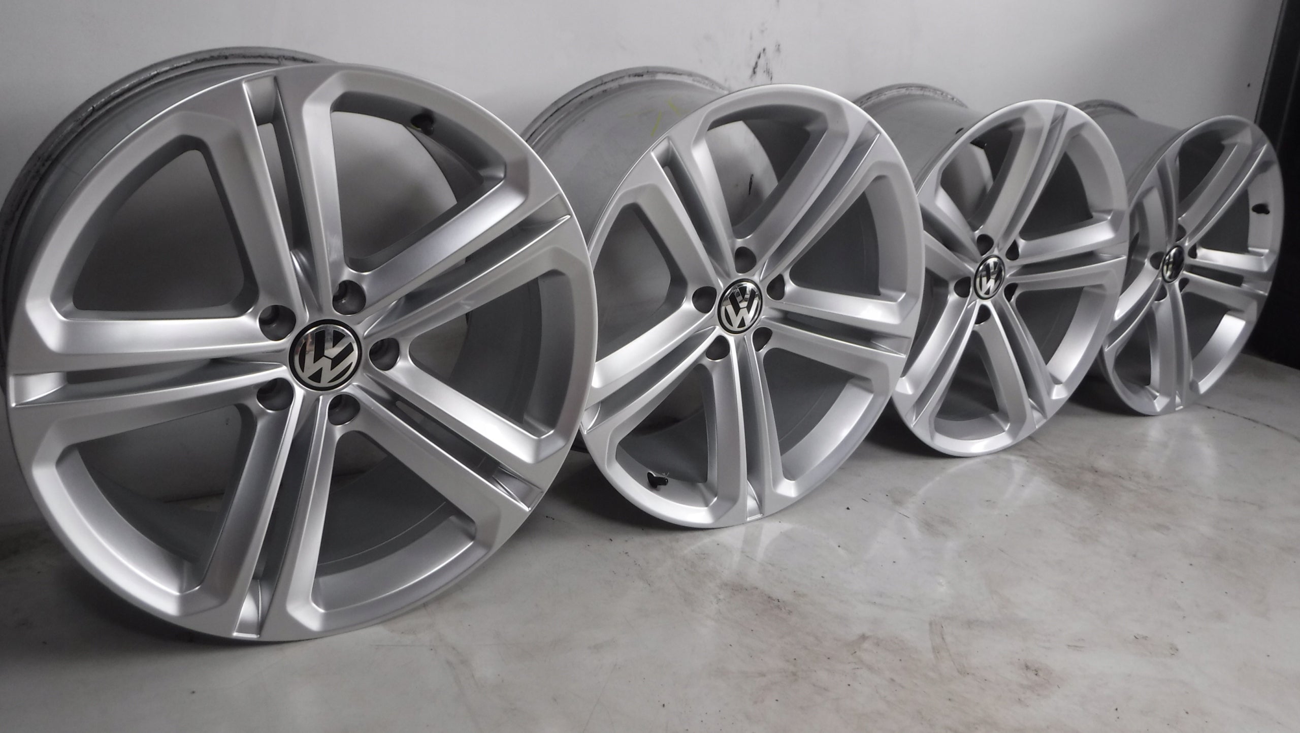 Alu Felge Volkswagen Tiguan Aluminum rim 19 Zoll 9.0J 5x112 33ET