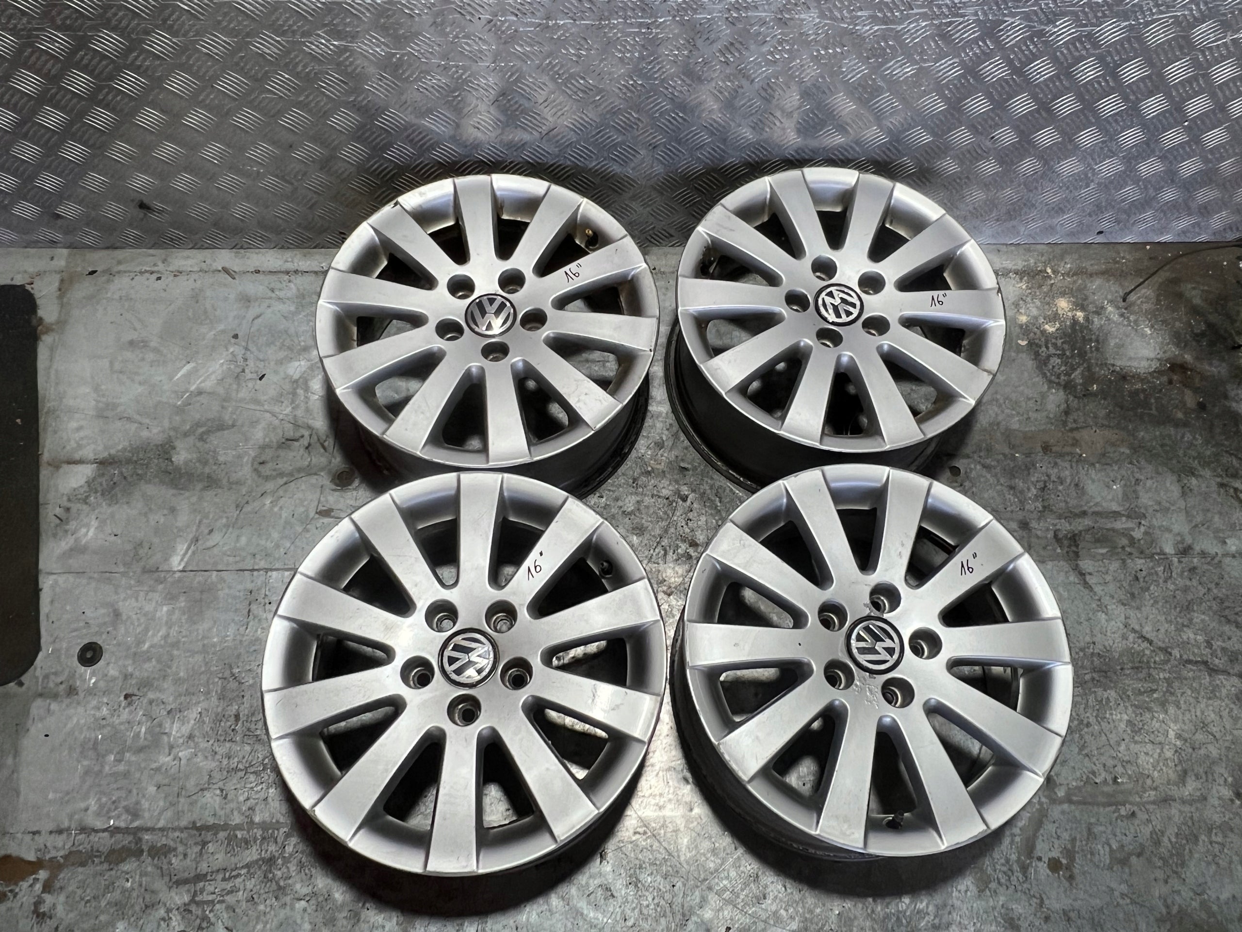  Alu rim Volkswagen CC Passat Aluminum rim 16 inch 7.0J 5x112 3C0601025  product image