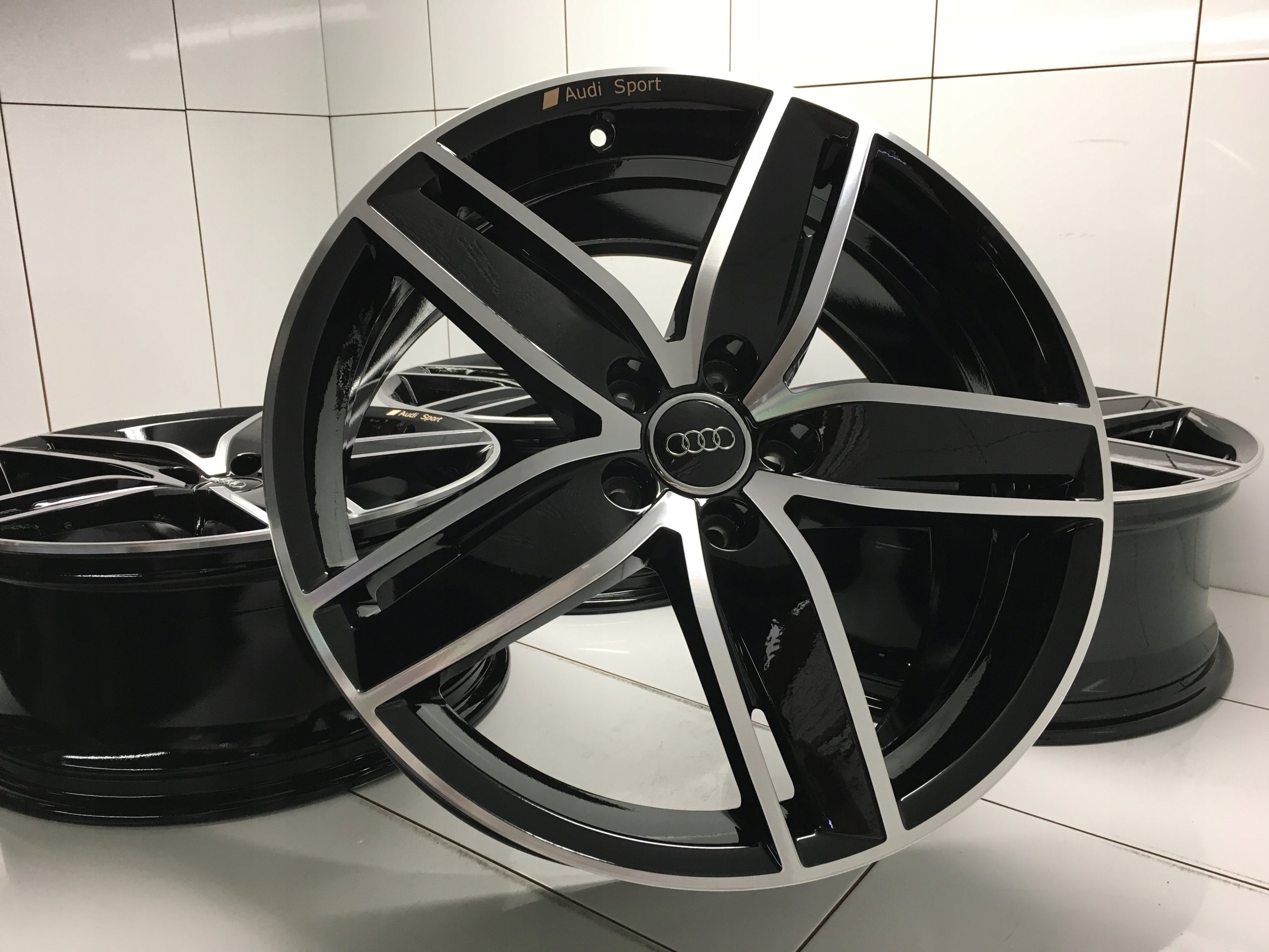 Alu Felge Volkswagen Atlas Aluminum rim 19 Zoll 8.0J 5x112 49ET 8V0601025AS