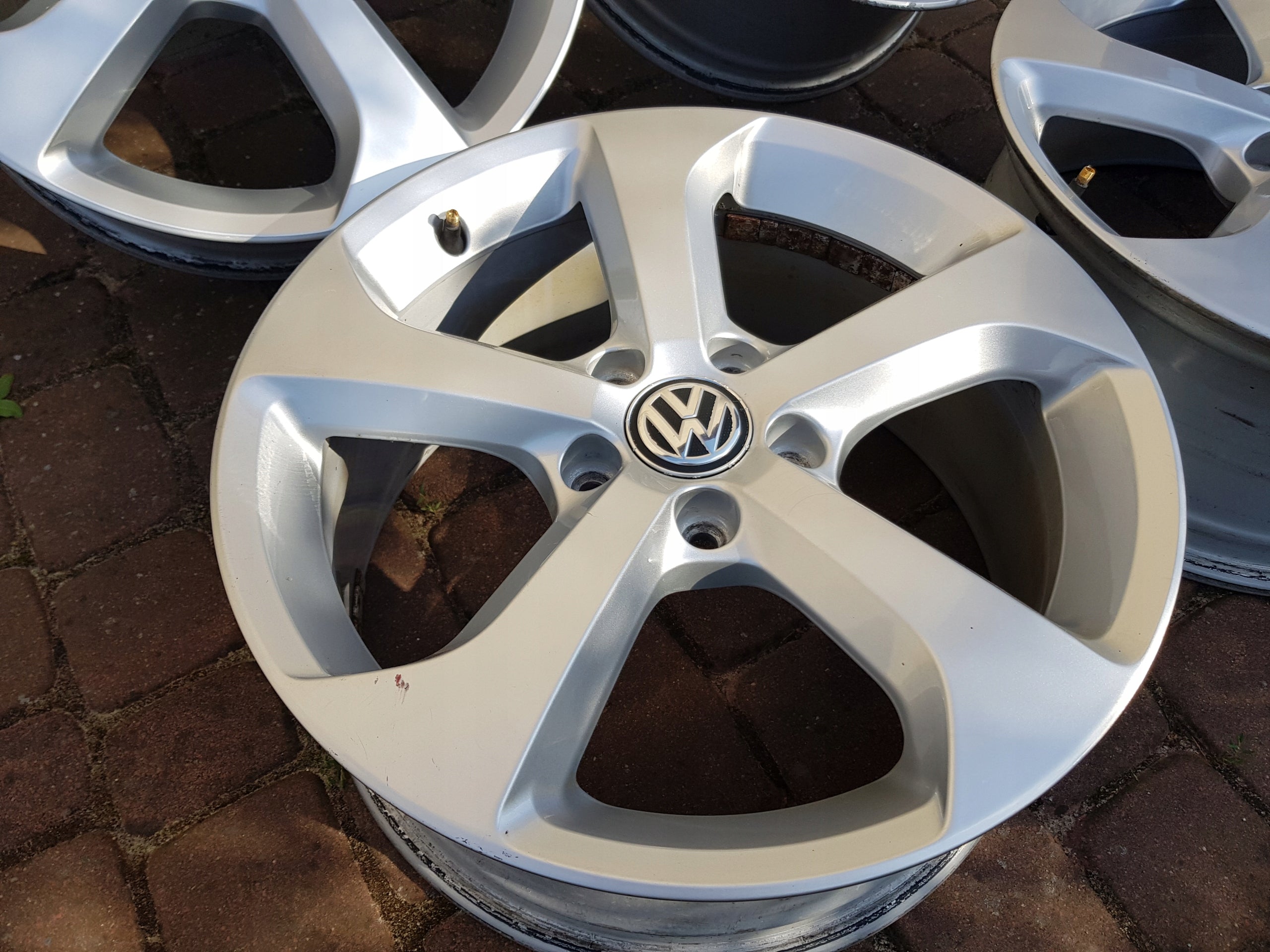 Alu Felge Volkswagen Golf VII Passat Golf Golf V Golf VI 17 Zoll 7.5J 5x112 49ET