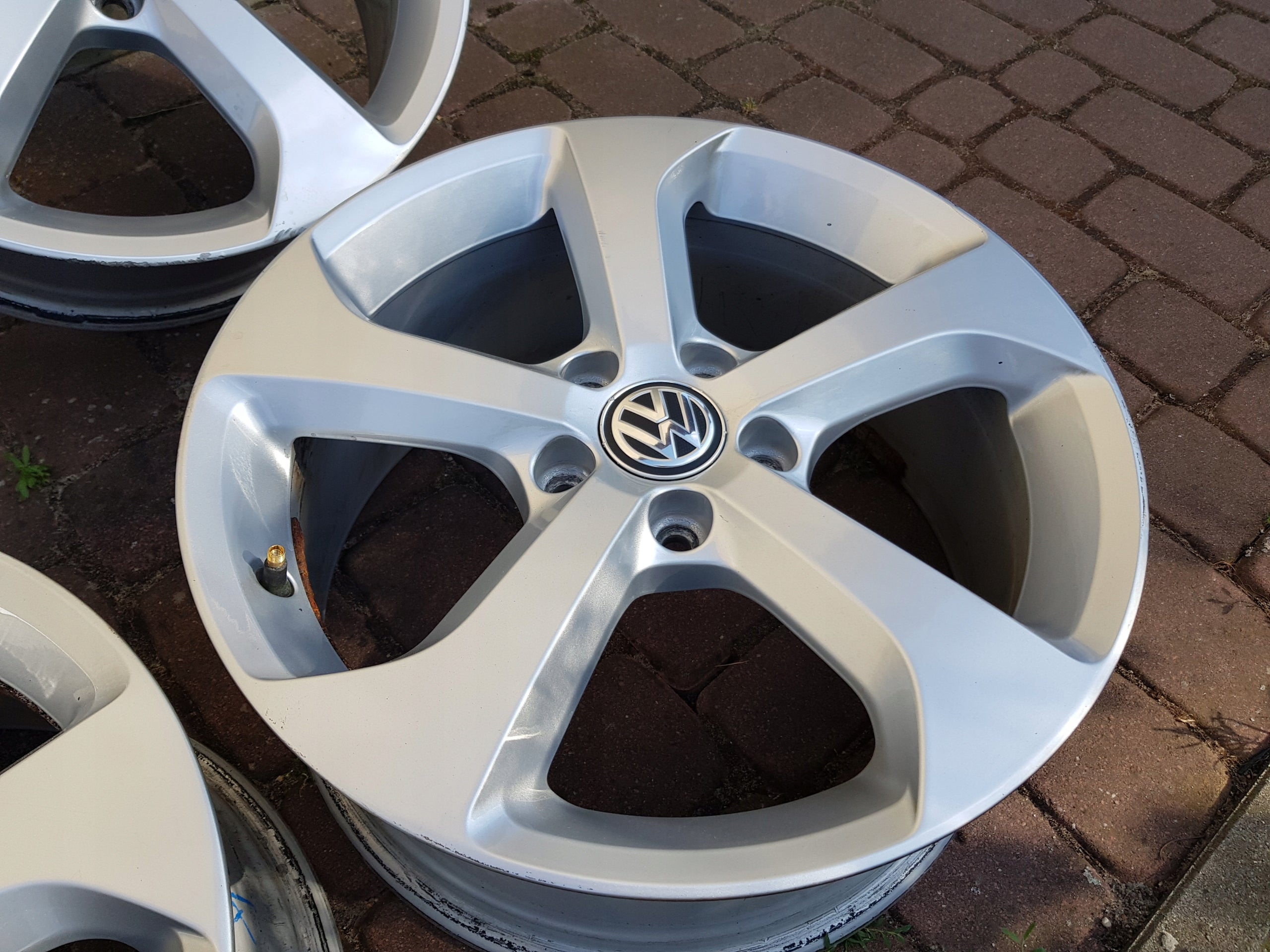 Alu Felge Volkswagen Golf VII Passat Golf Golf V Golf VI 17 Zoll 7.5J 5x112 49ET