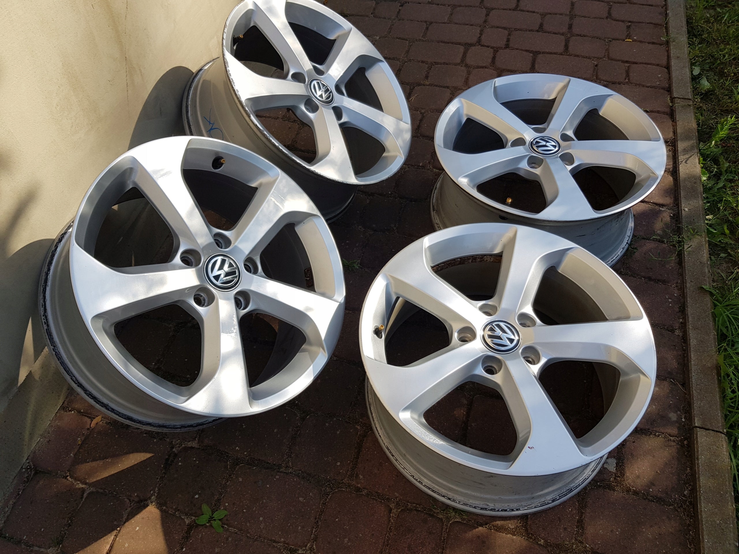 Alu Felge Volkswagen Golf VII Passat Golf Golf V Golf VI 17 Zoll 7.5J 5x112 49ET