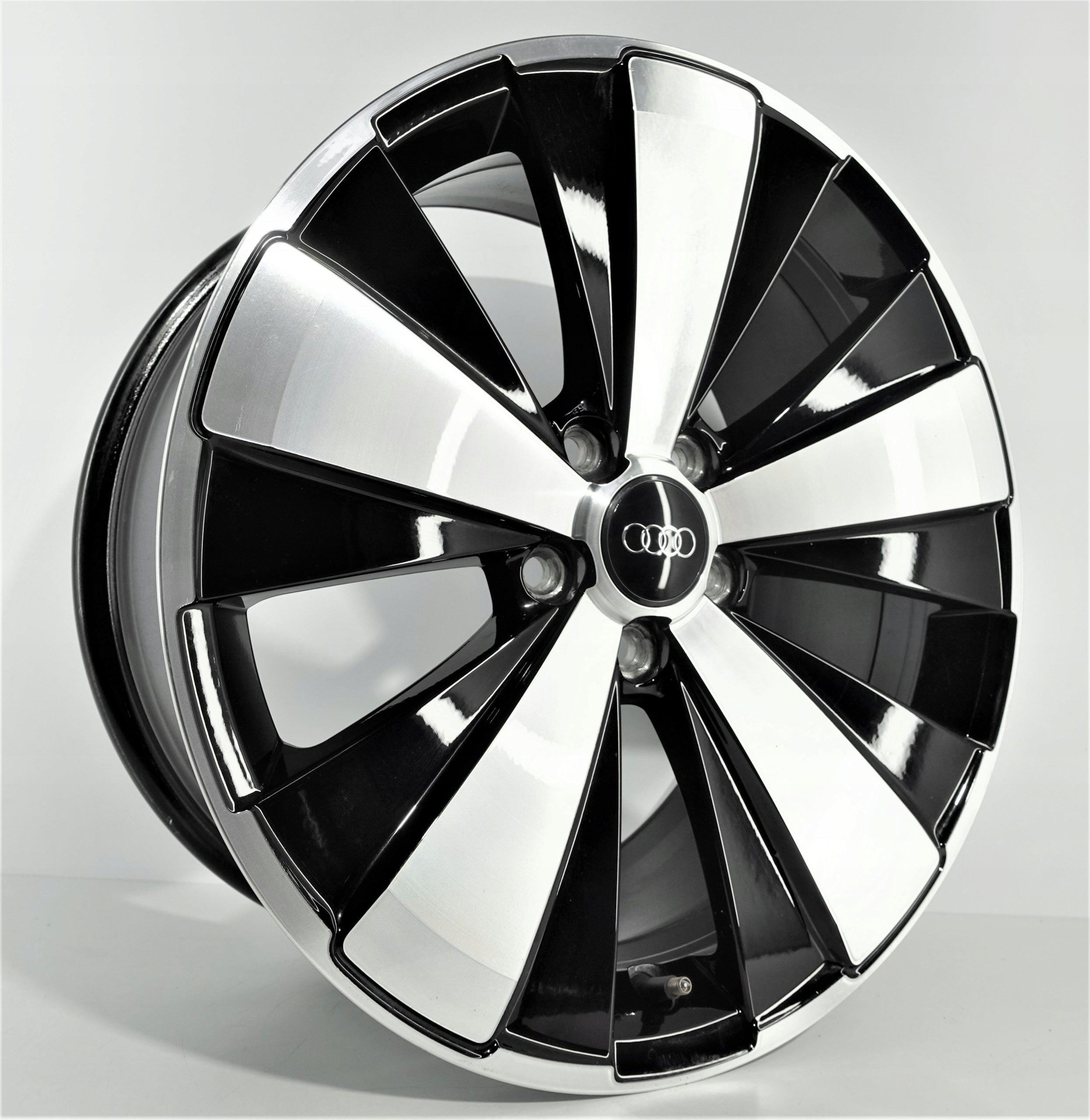 Alu Felge Volkswagen Caddy Aluminum rim 18 Zoll 8.0J 5x112 48ET