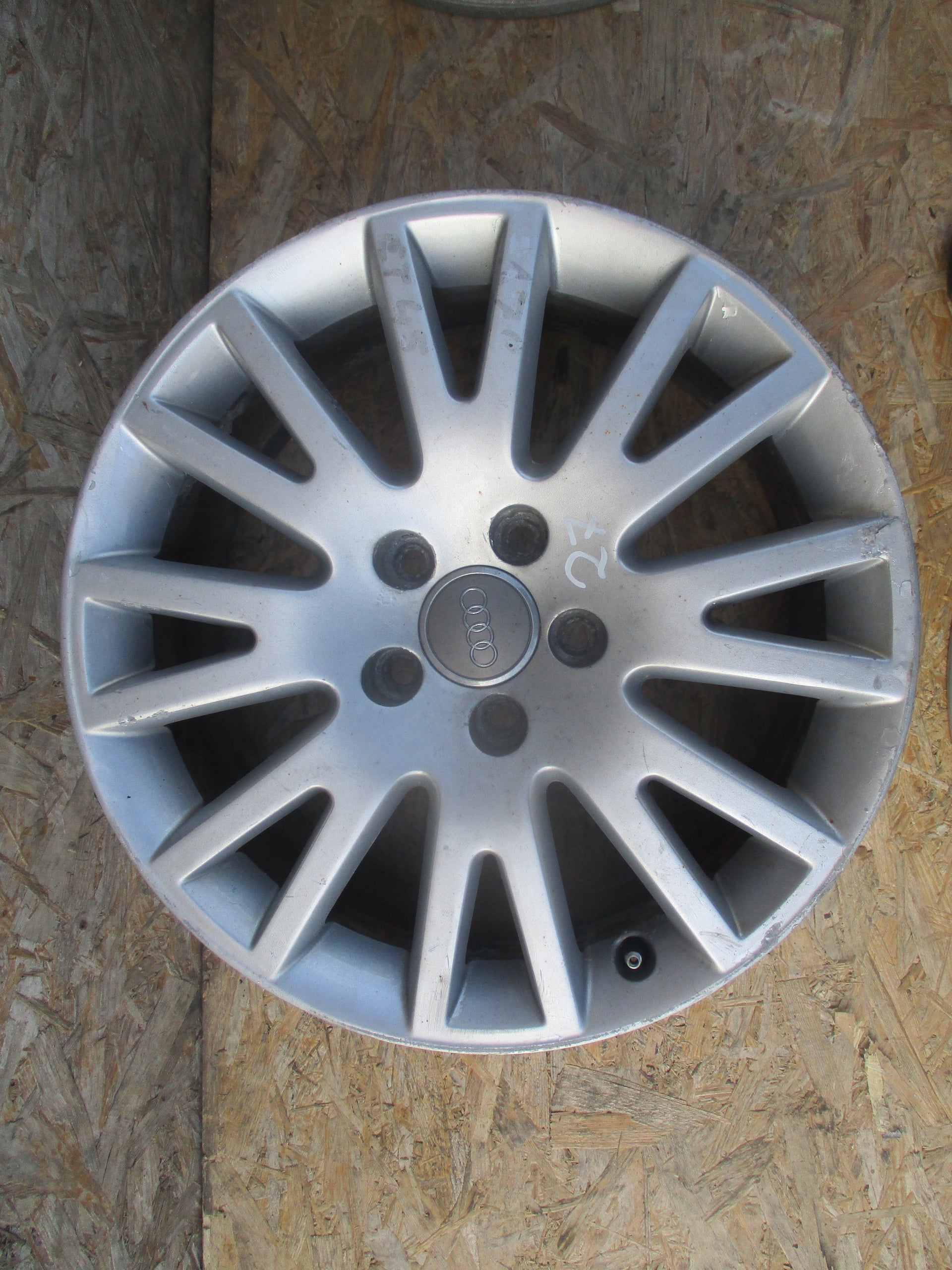 Alu Felge Volkswagen Bora Aluminum rim 17 Zoll 7.5J 5x112 45ET 4F0601025AK