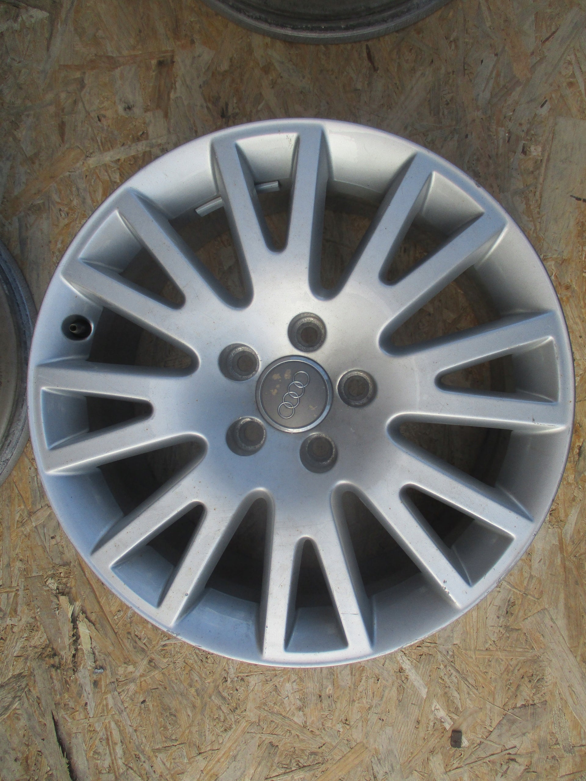 Alu Felge Volkswagen Bora Aluminum rim 17 Zoll 7.5J 5x112 45ET 4F0601025AK