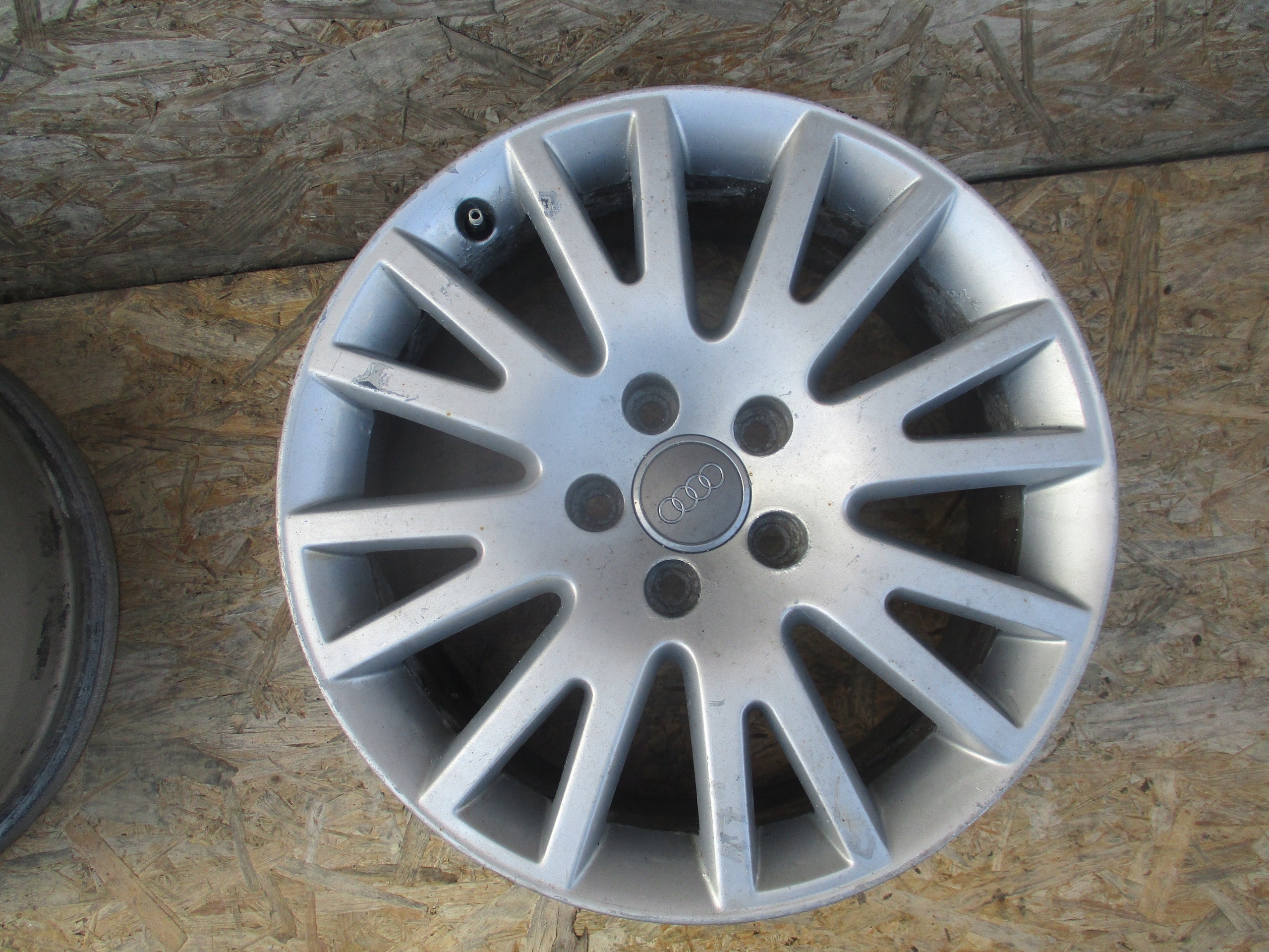 Alu Felge Volkswagen Bora Aluminum rim 17 Zoll 7.5J 5x112 45ET 4F0601025AK