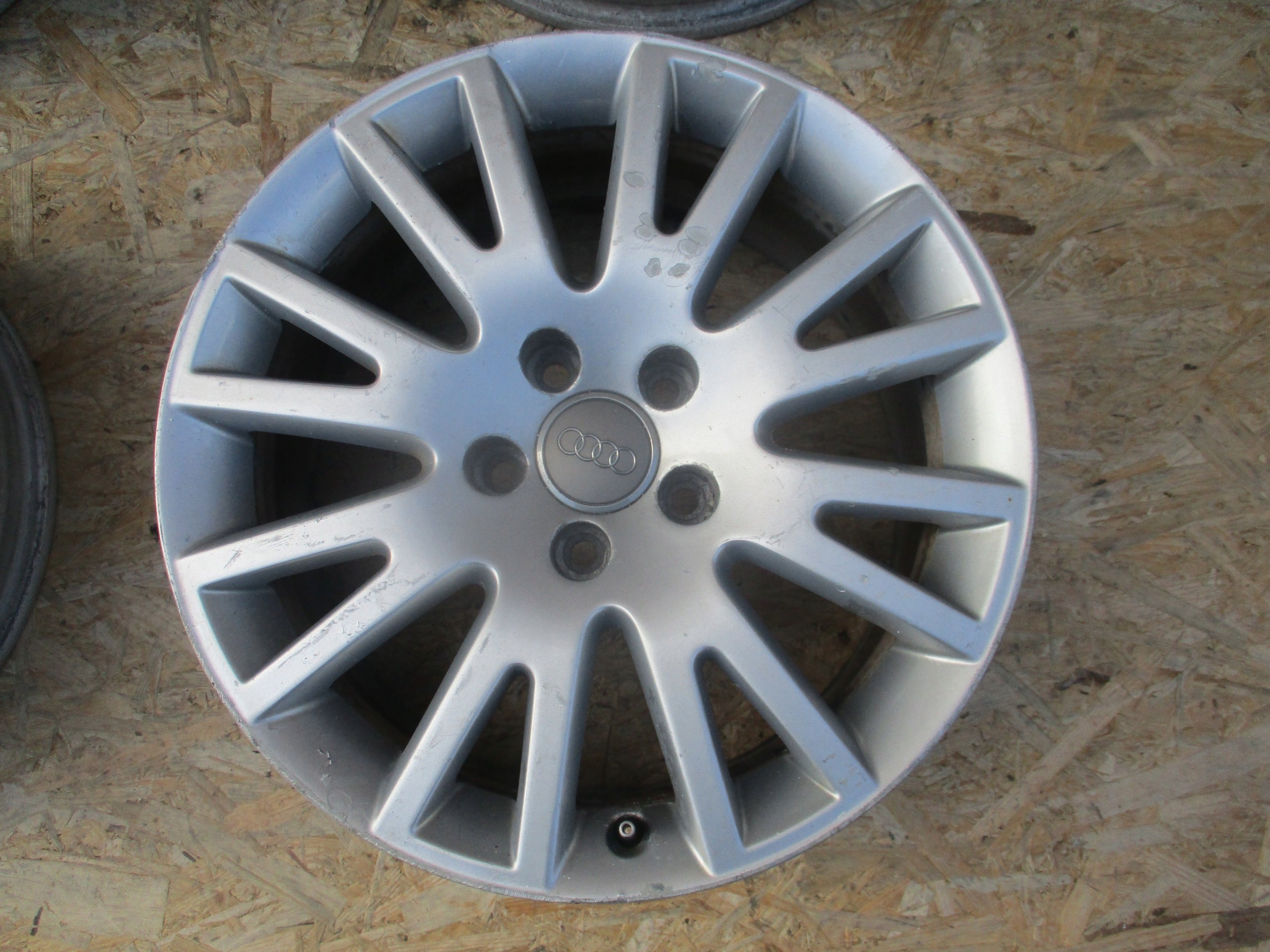 Alu Felge Volkswagen Bora Aluminum rim 17 Zoll 7.5J 5x112 45ET 4F0601025AK