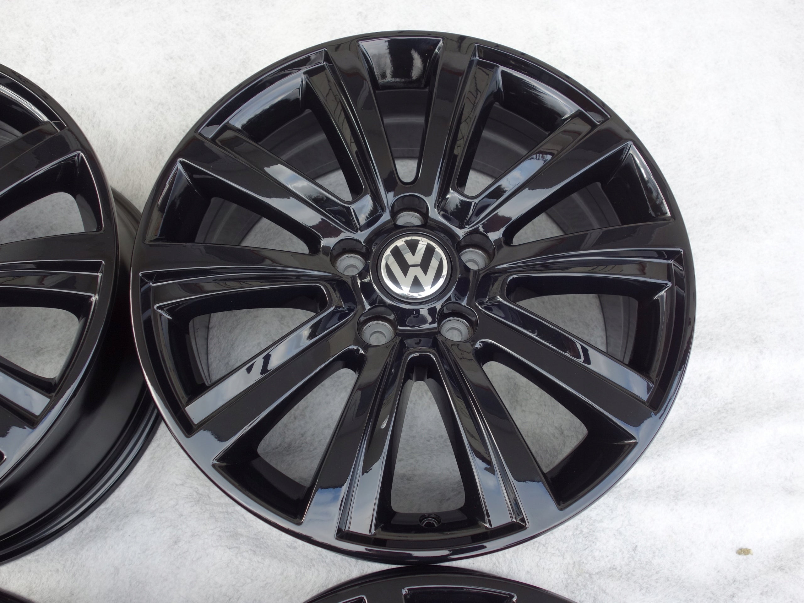 Alu Felge Volkswagen T6 LT Multivan Amarok Caravelle T5 18 Zoll 7.5J 5x120 45ET 2H6601025B