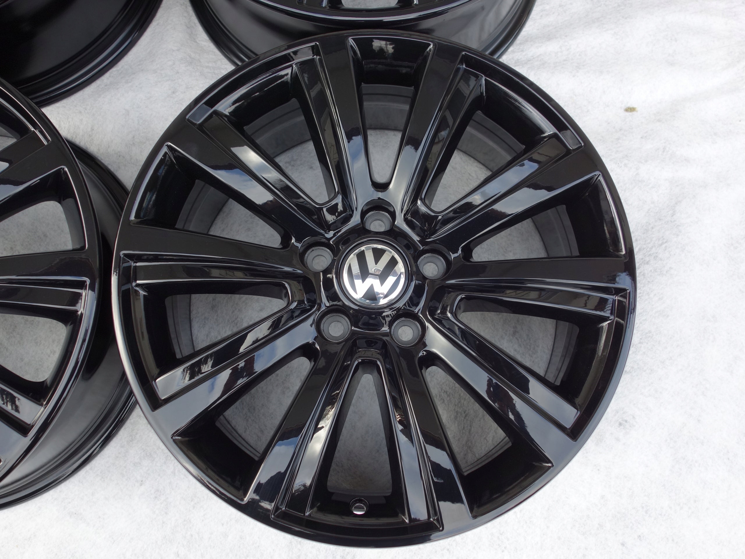 Alu Felge Volkswagen T6 LT Multivan Amarok Caravelle T5 18 Zoll 7.5J 5x120 45ET 2H6601025B