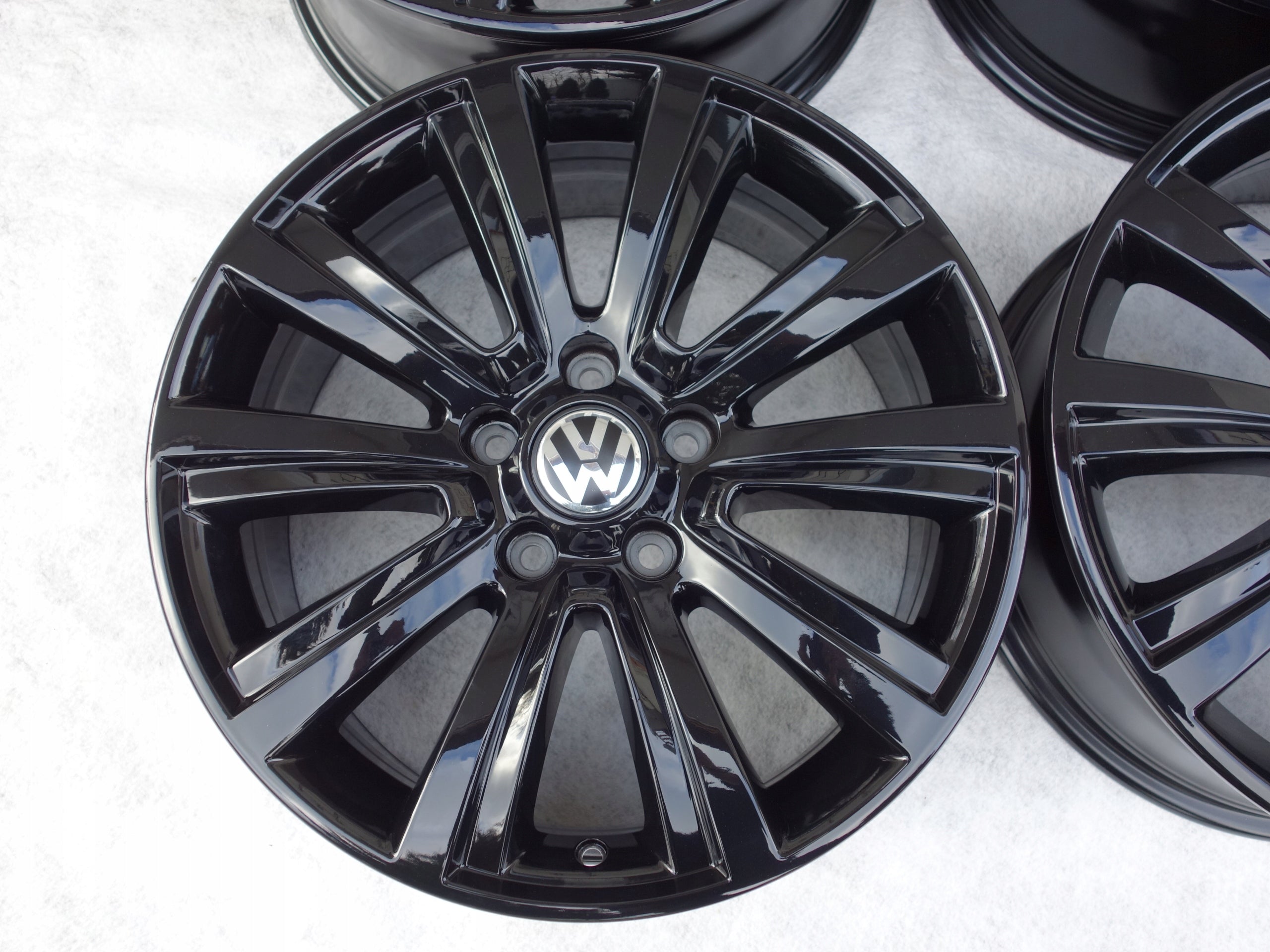 Alu Felge Volkswagen T6 LT Multivan Amarok Caravelle T5 18 Zoll 7.5J 5x120 45ET 2H6601025B