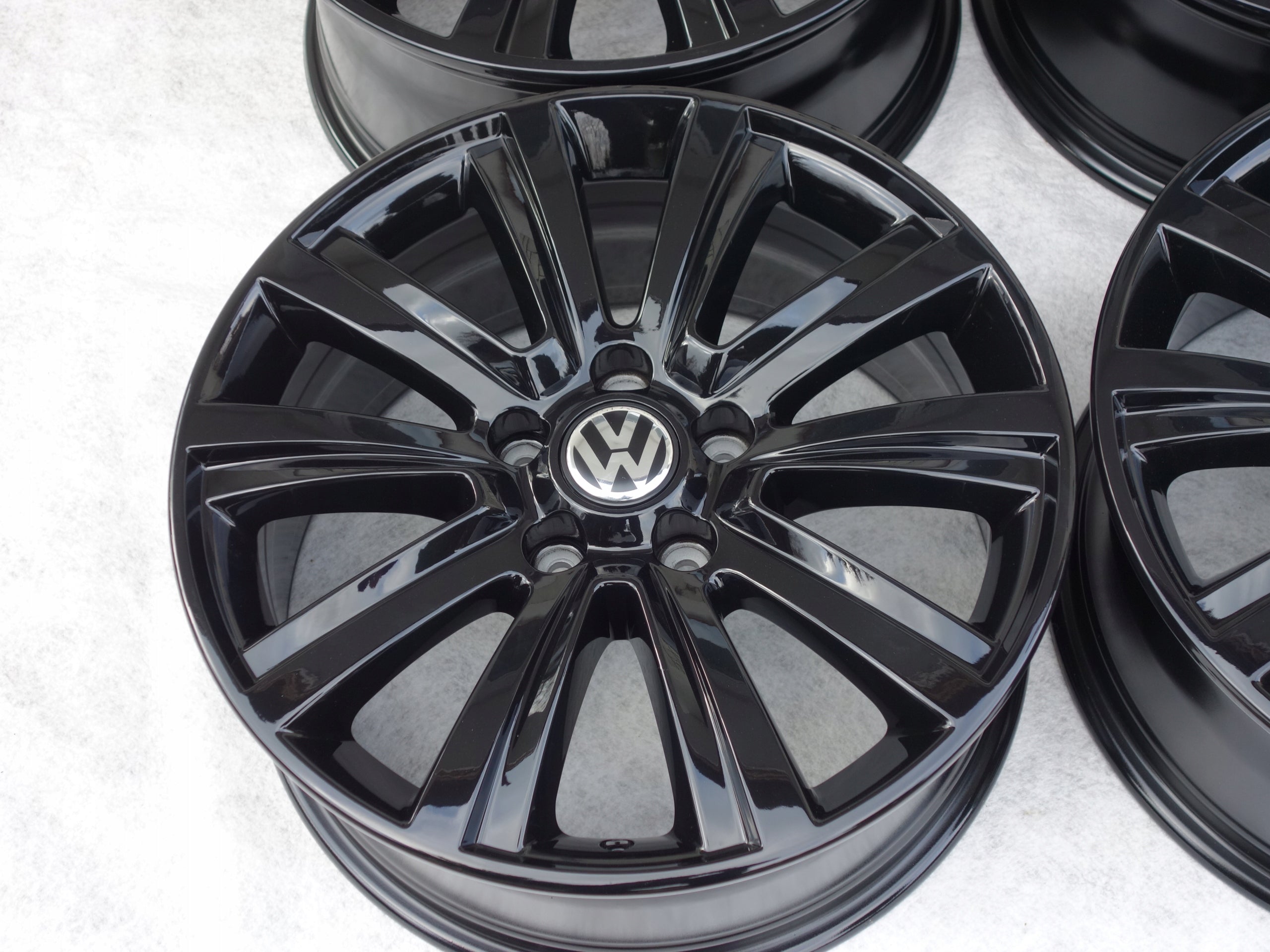 Alu Felge Volkswagen T6 LT Multivan Amarok Caravelle T5 18 Zoll 7.5J 5x120 45ET 2H6601025B