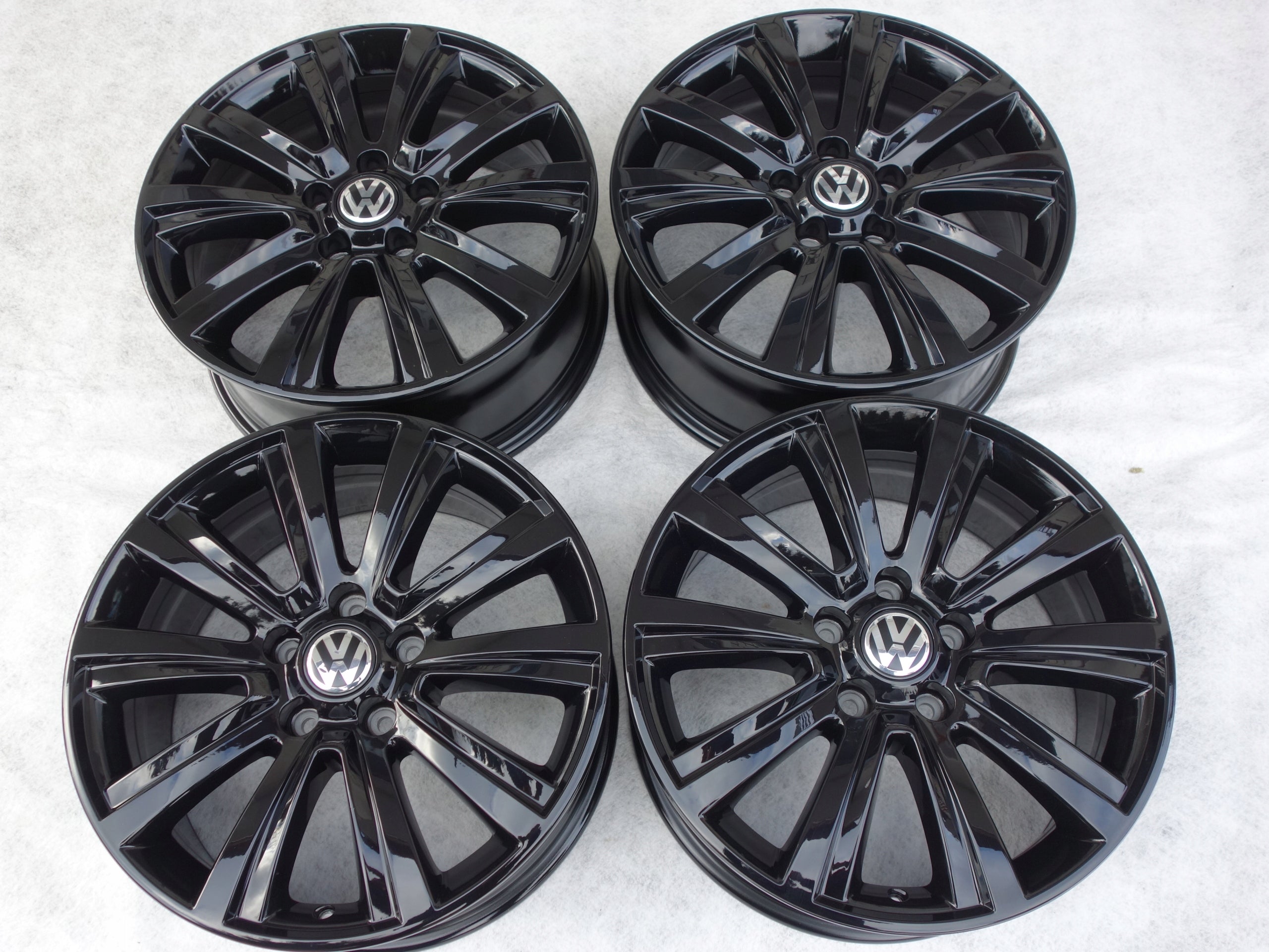 Alu Felge Volkswagen T6 LT Multivan Amarok Caravelle T5 18 Zoll 7.5J 5x120 45ET 2H6601025B