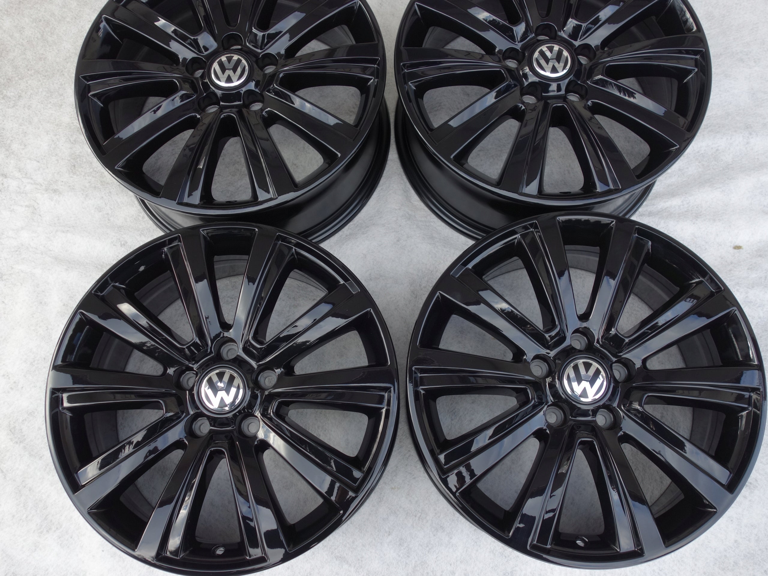 Alu Felge Volkswagen T6 LT Multivan Amarok Caravelle T5 18 Zoll 7.5J 5x120 45ET 2H6601025B