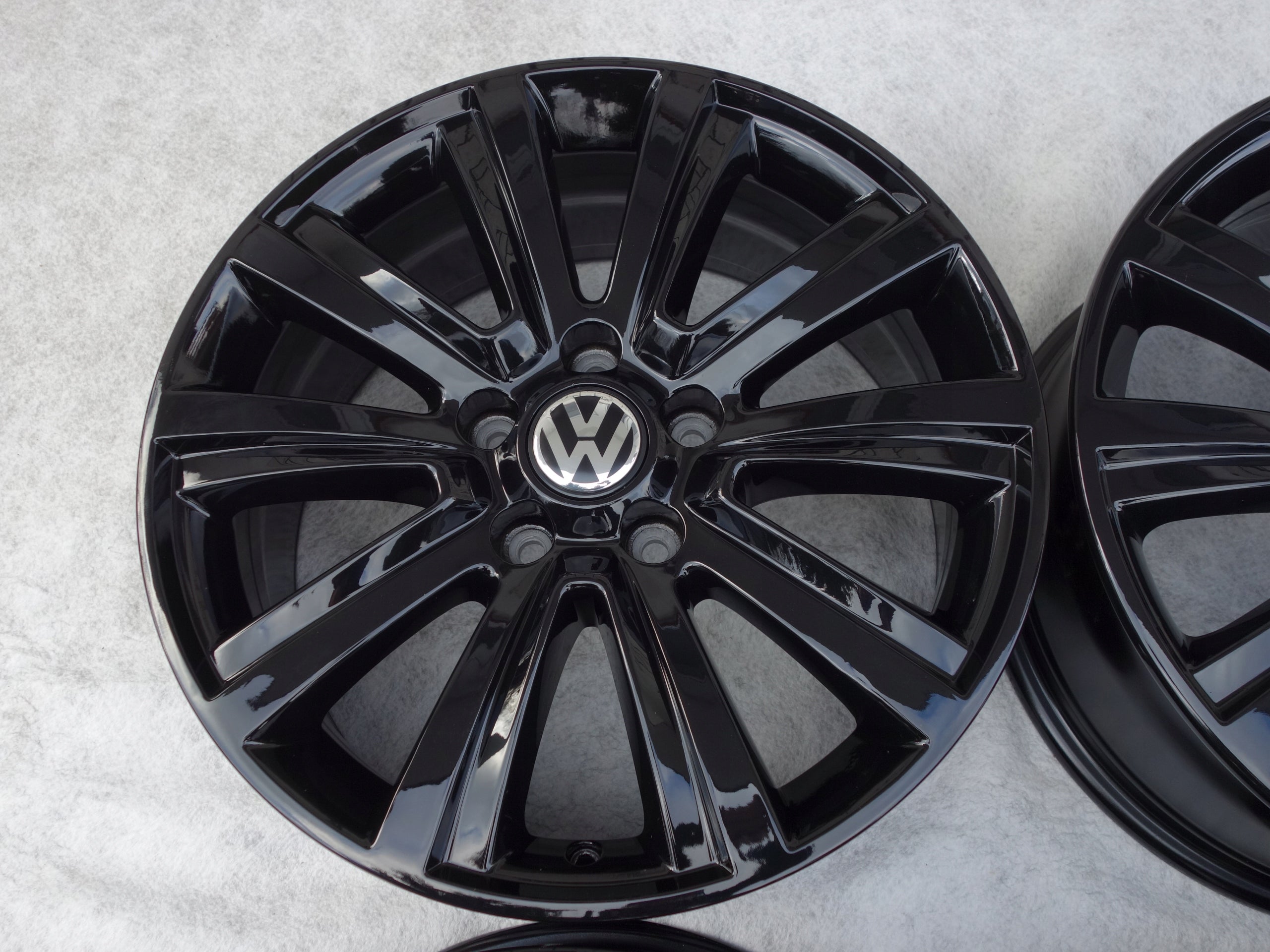 Alu Felge Volkswagen T6 LT Multivan Amarok Caravelle T5 18 Zoll 7.5J 5x120 45ET 2H6601025B