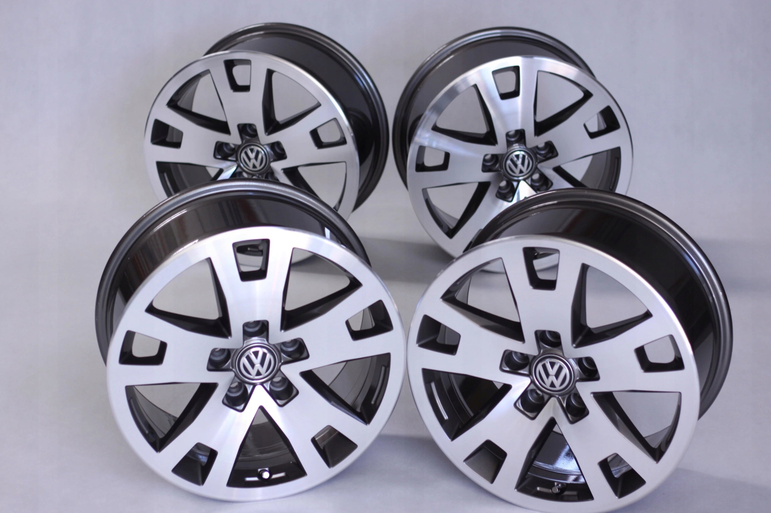 Alu Felge Volkswagen T6 LT Multivan Amarok T5 T4 17 Zoll 8.0J 5x120 49ET